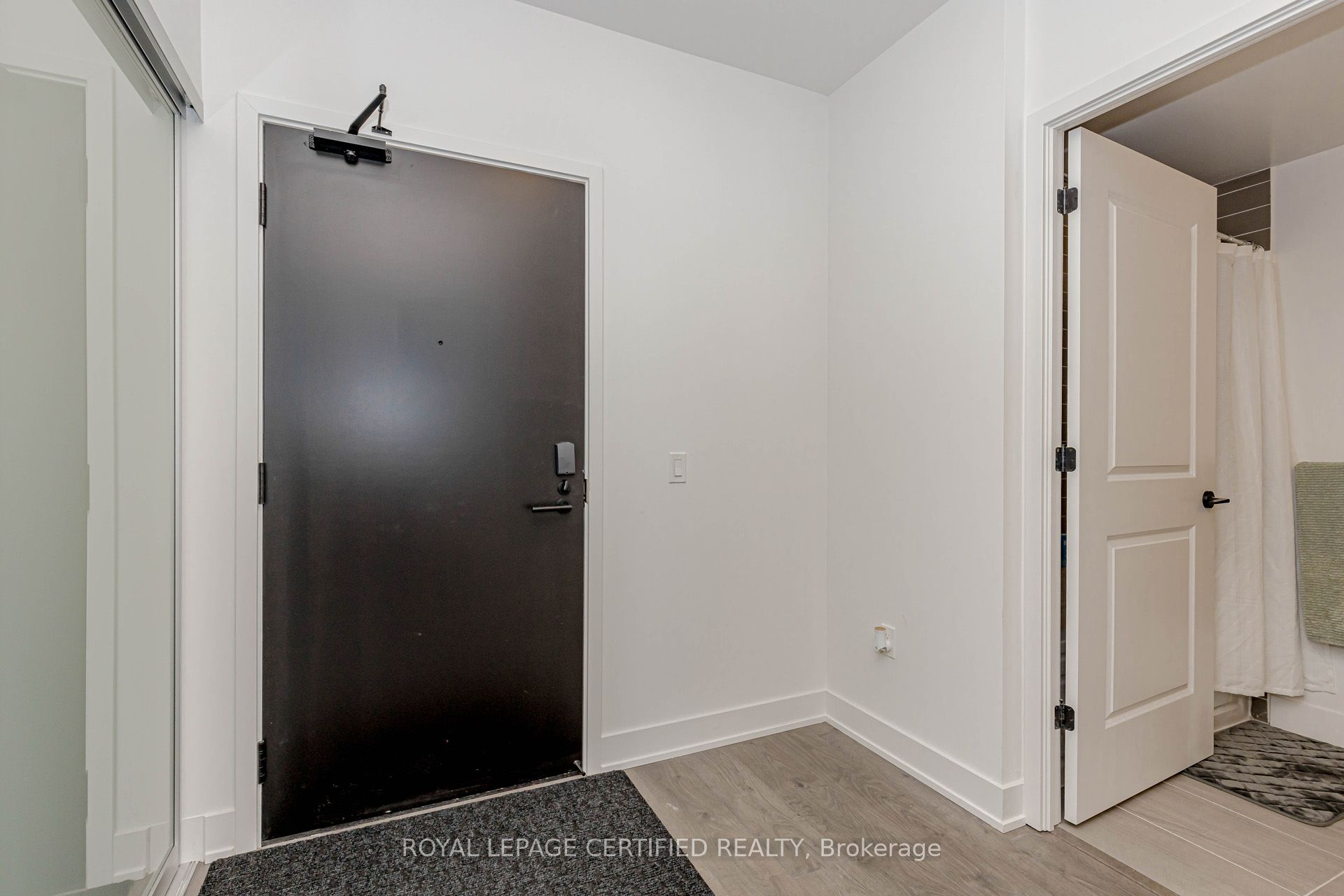 2333 Khalsa Gate 404 Property Photo 11
