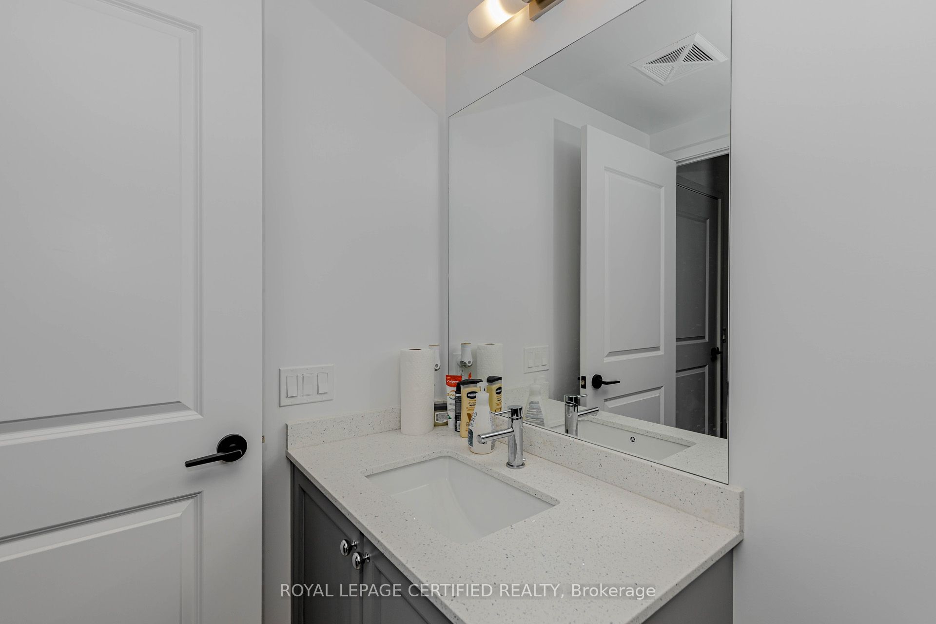 2333 Khalsa Gate 404 Property Photo 29