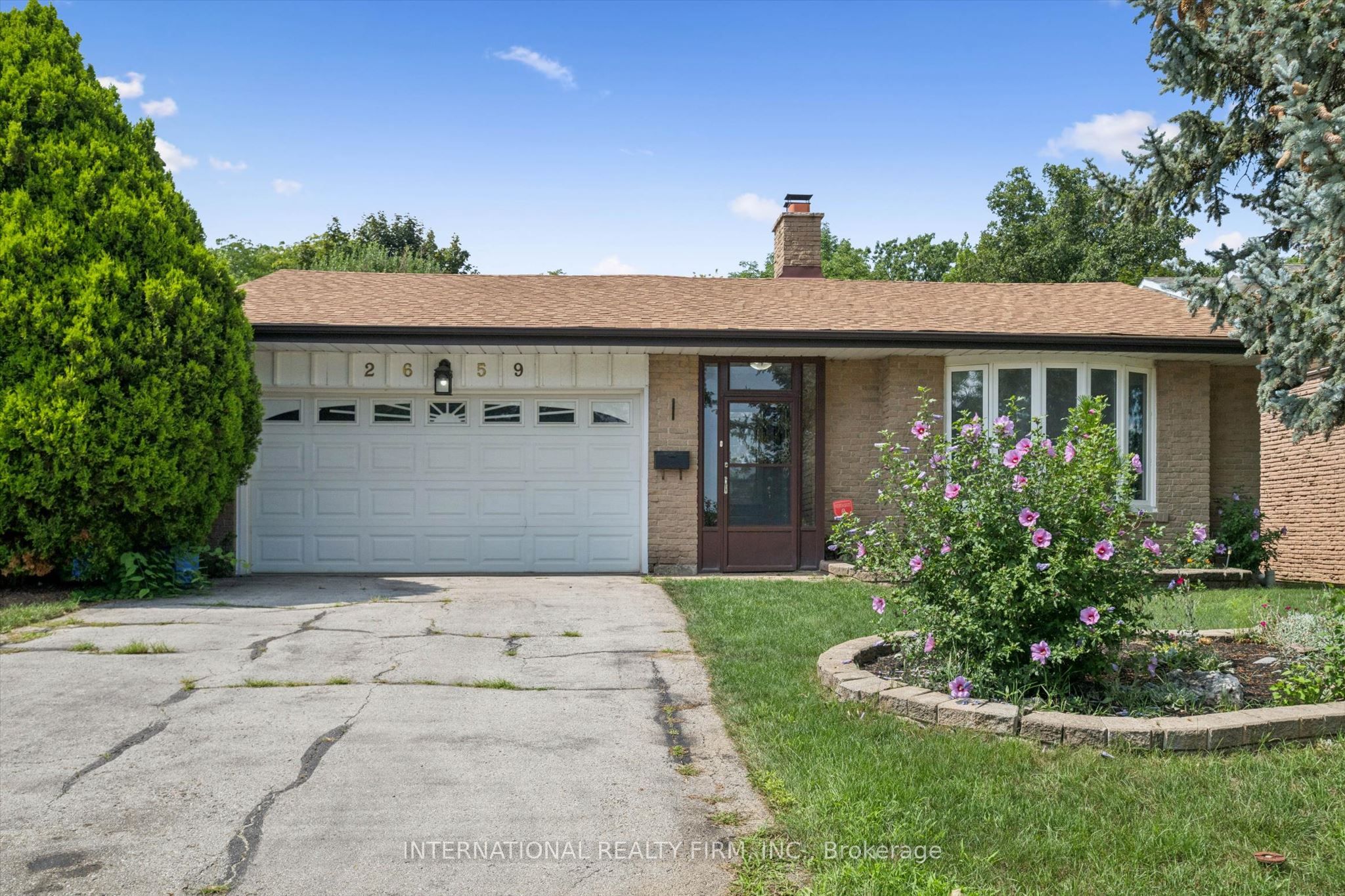 2659 Constable Road Property Photo 1