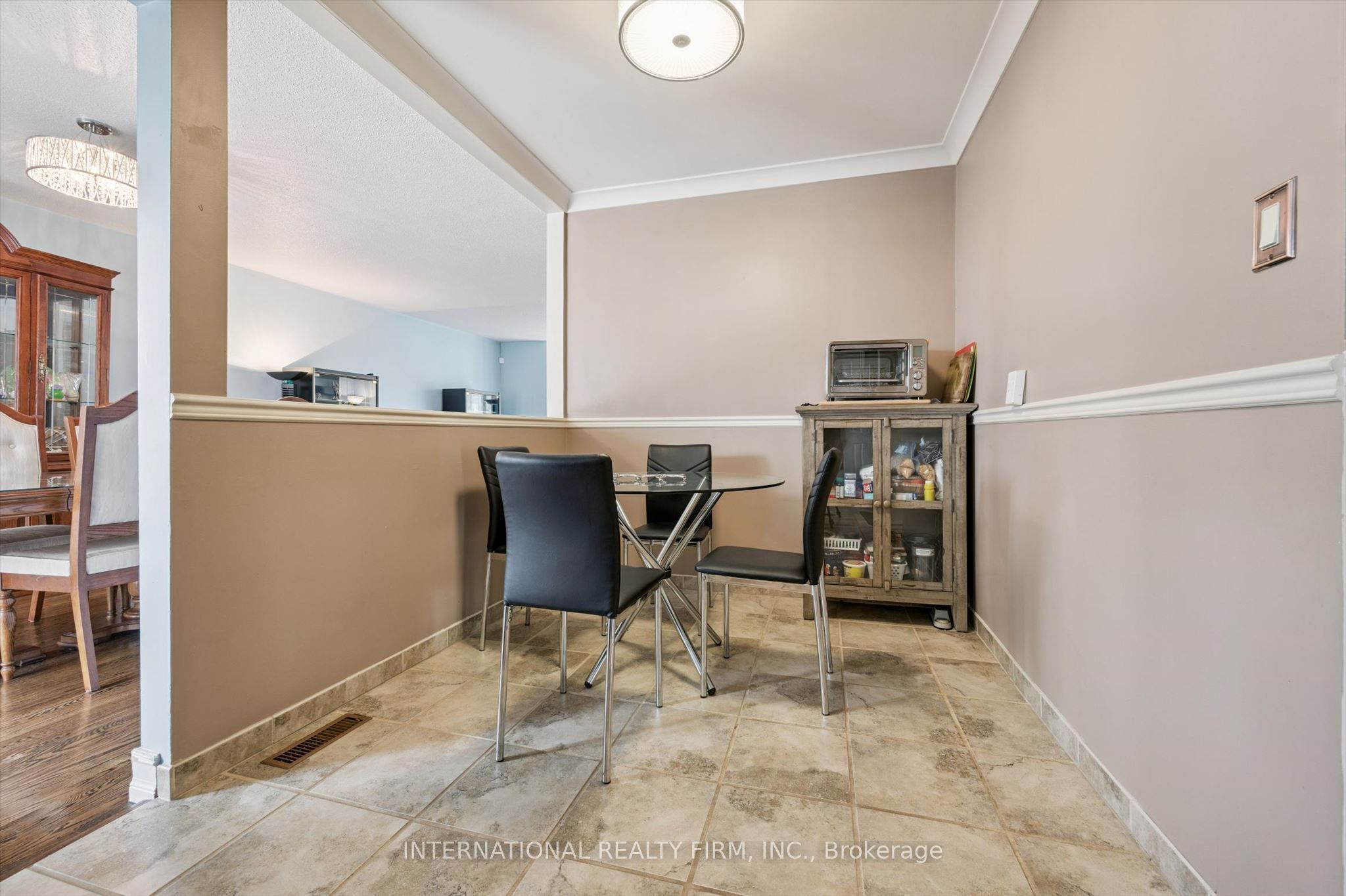 2659 Constable Road Property Photo 9