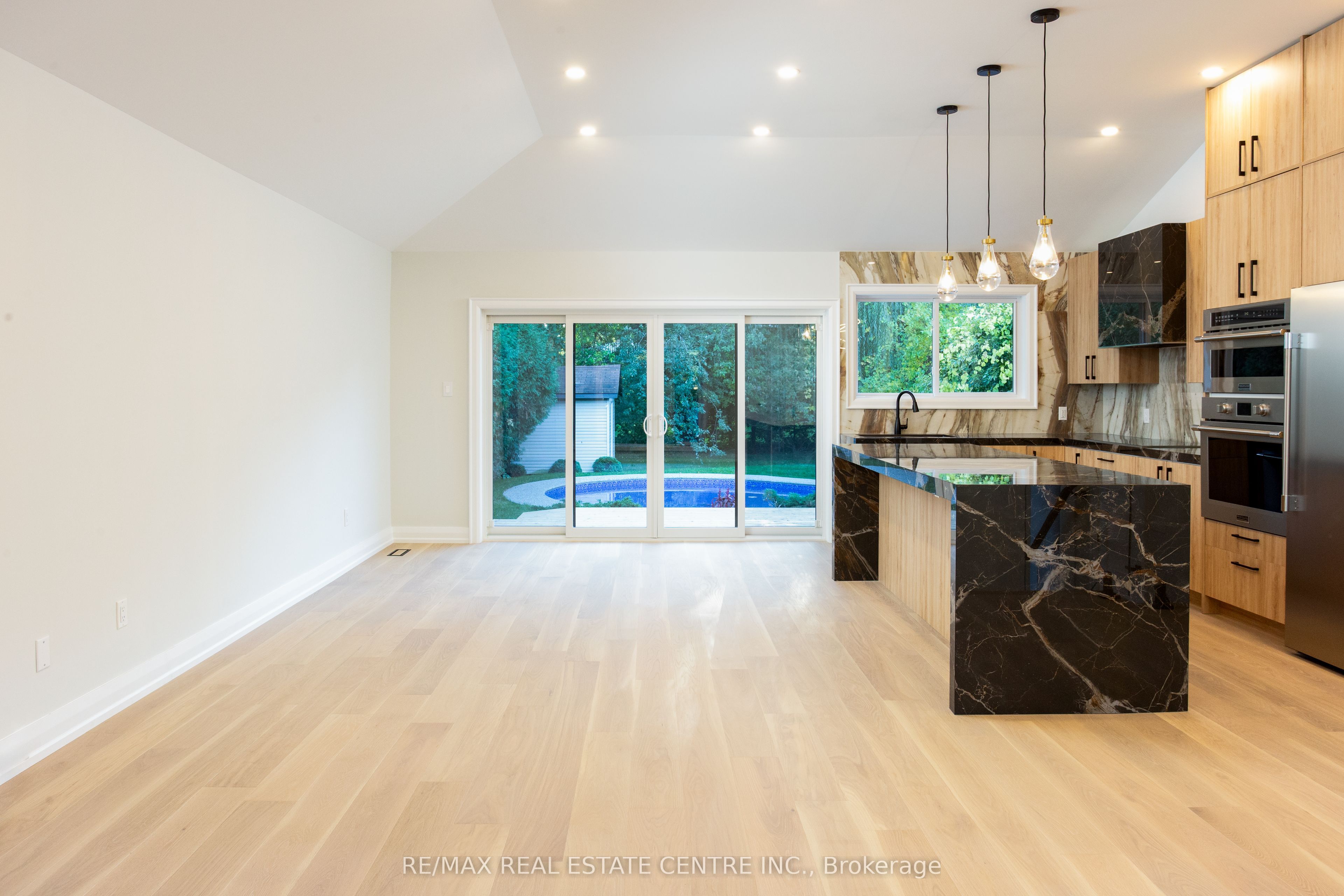 446 Willis Drive Property Photo 8