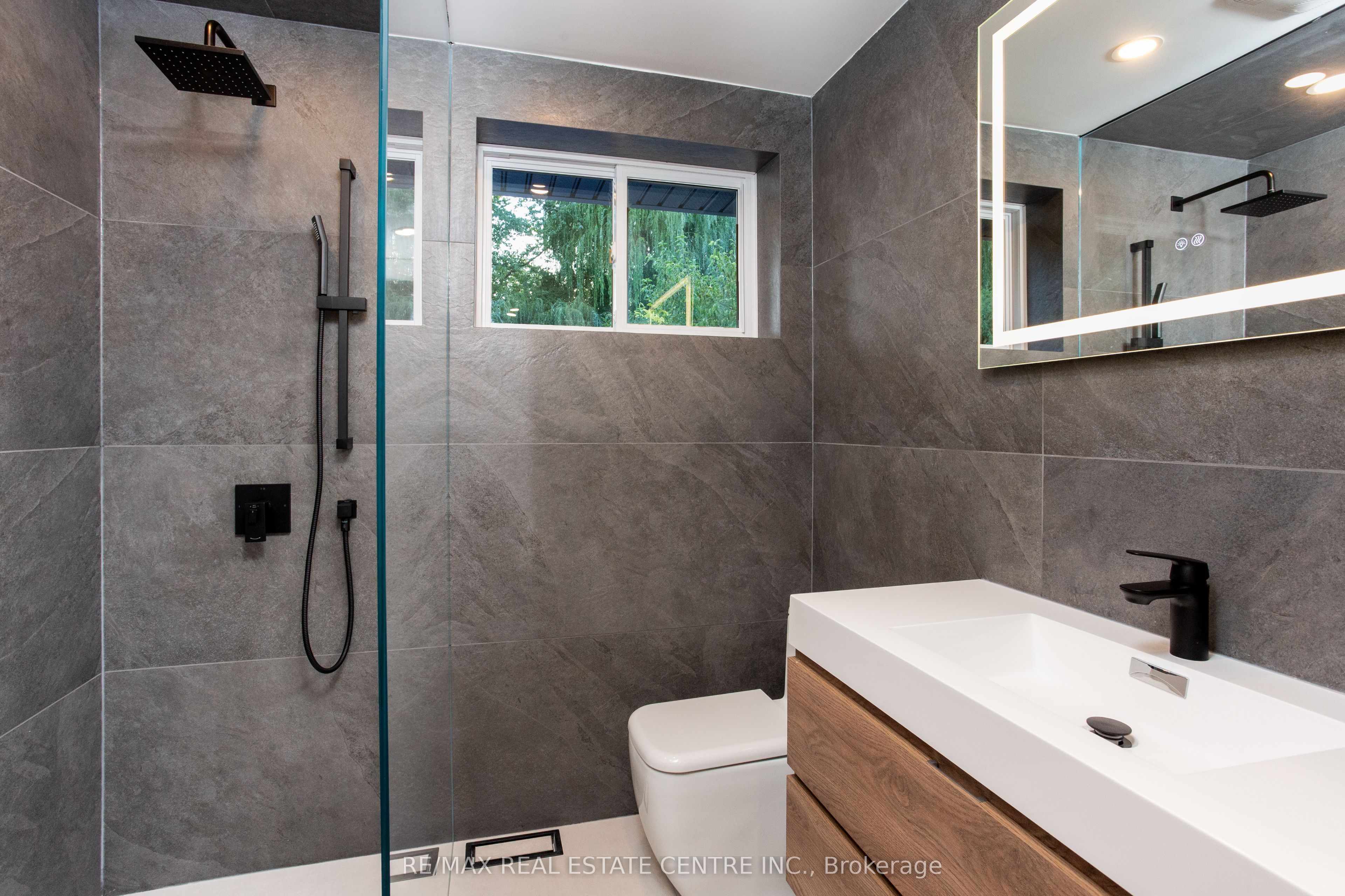 446 Willis Drive Property Photo 13
