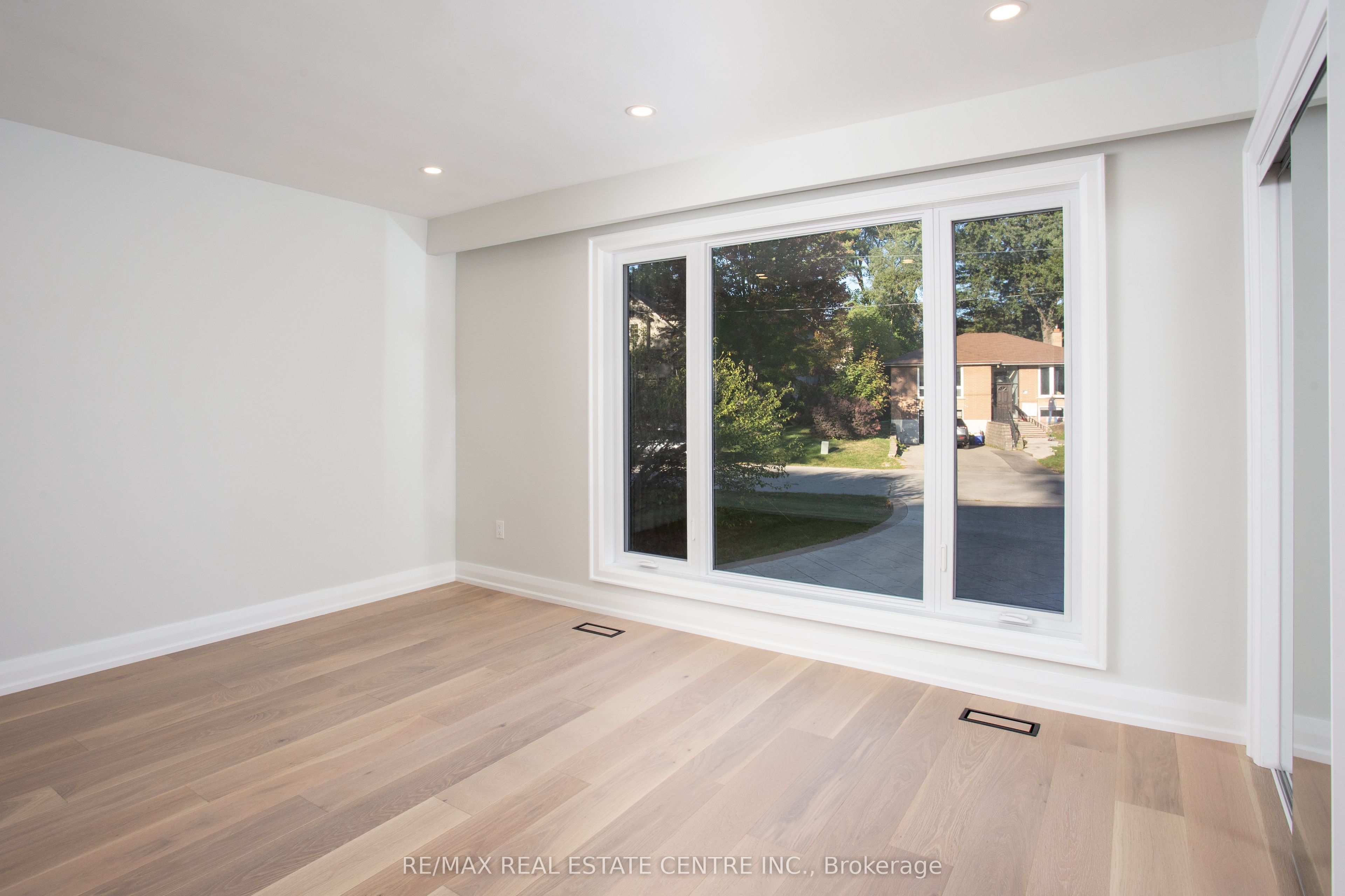 446 Willis Drive Property Photo 18