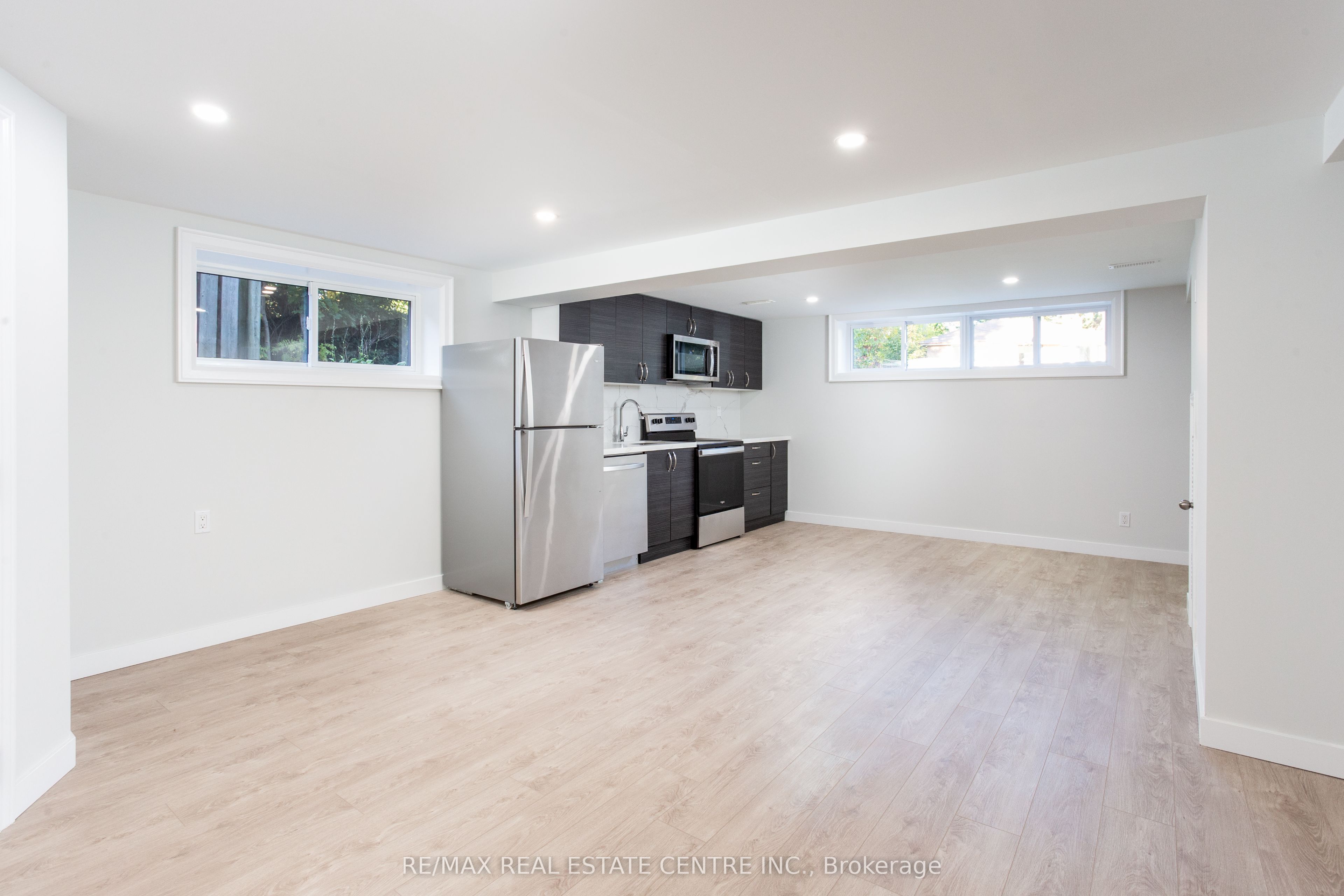 446 Willis Drive Property Photo 23