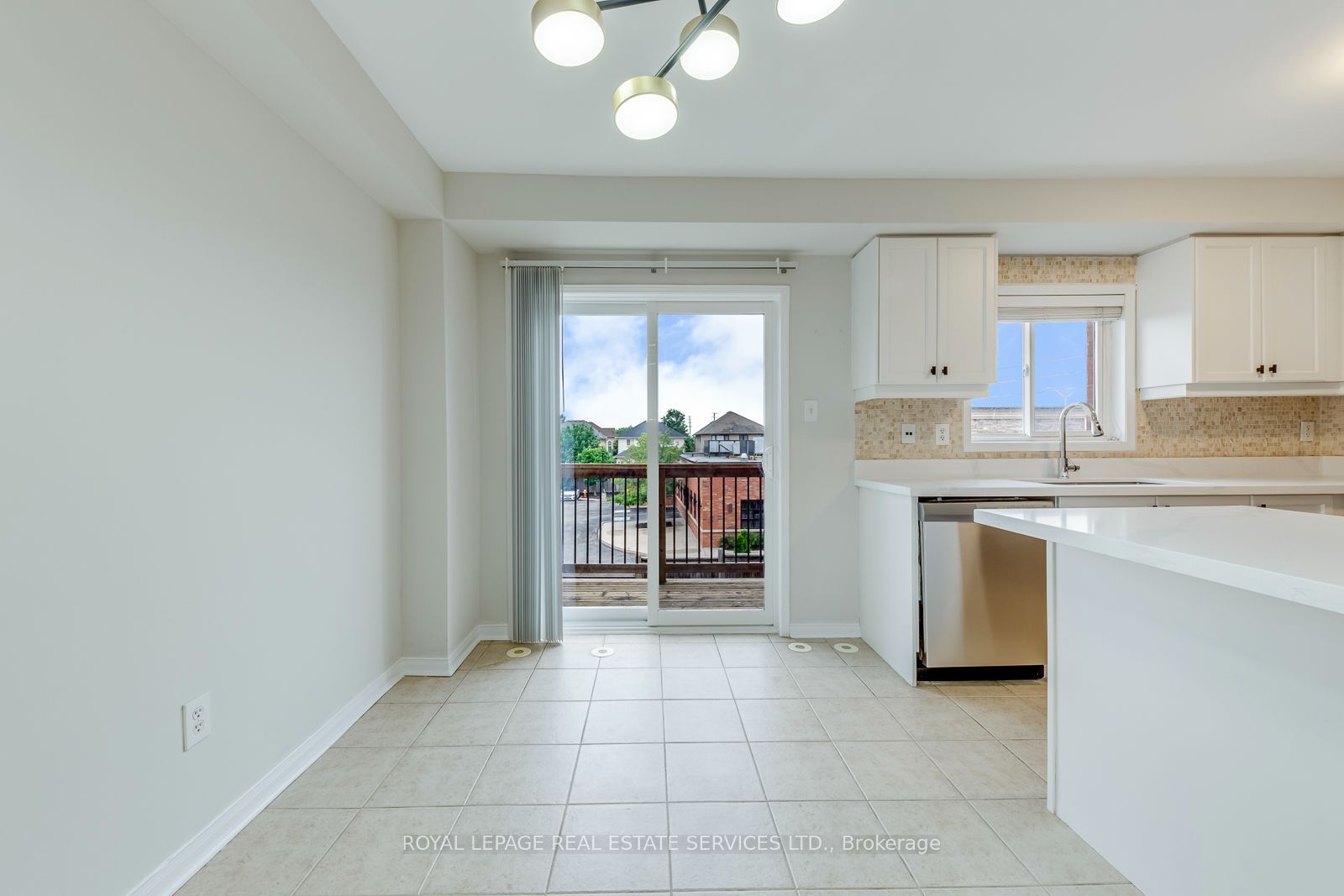2418 Adamvale Crescent Property Photo 10