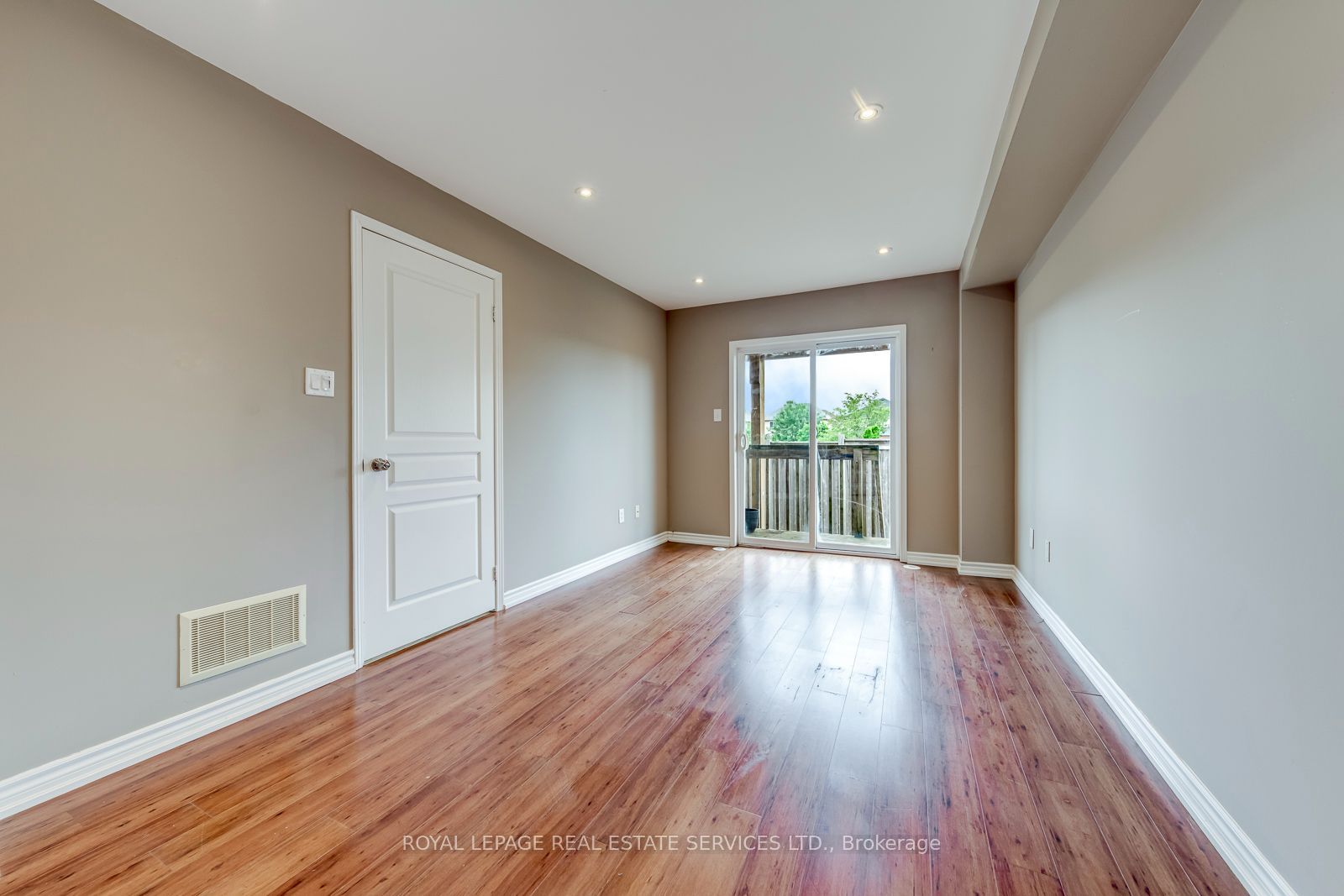 2418 Adamvale Crescent Property Photo 32