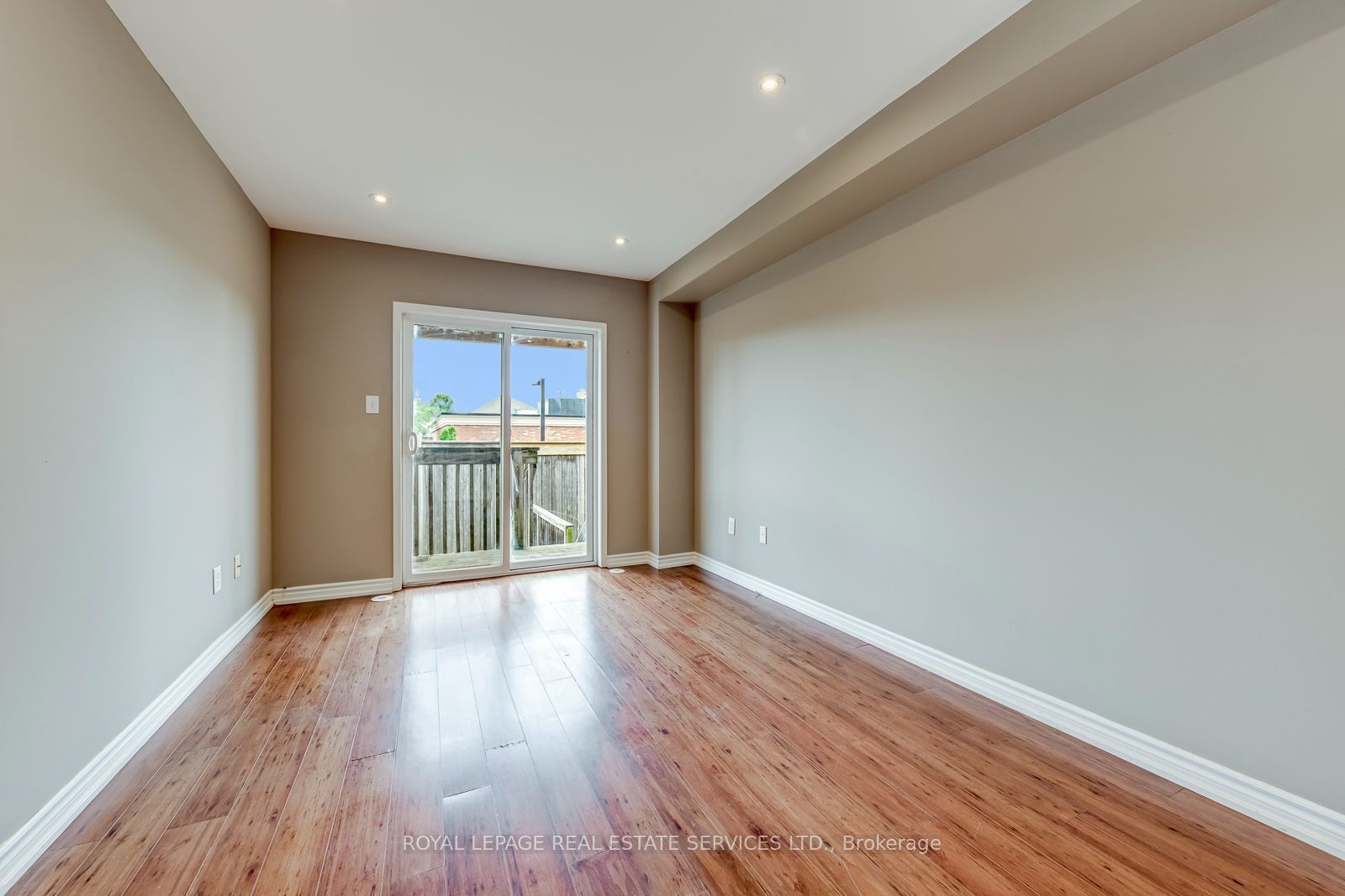 2418 Adamvale Crescent Property Photo 34