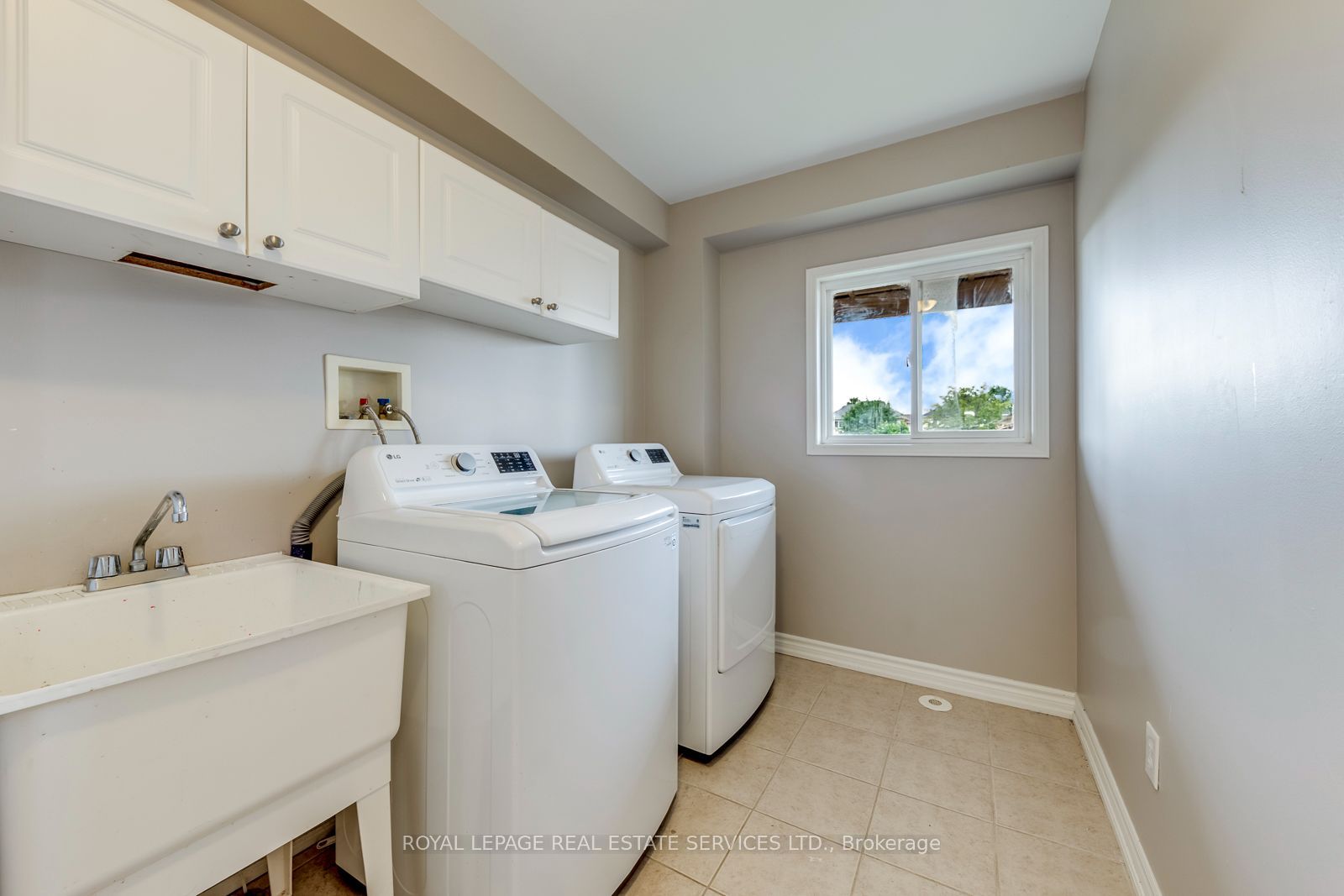 2418 Adamvale Crescent Property Photo 40