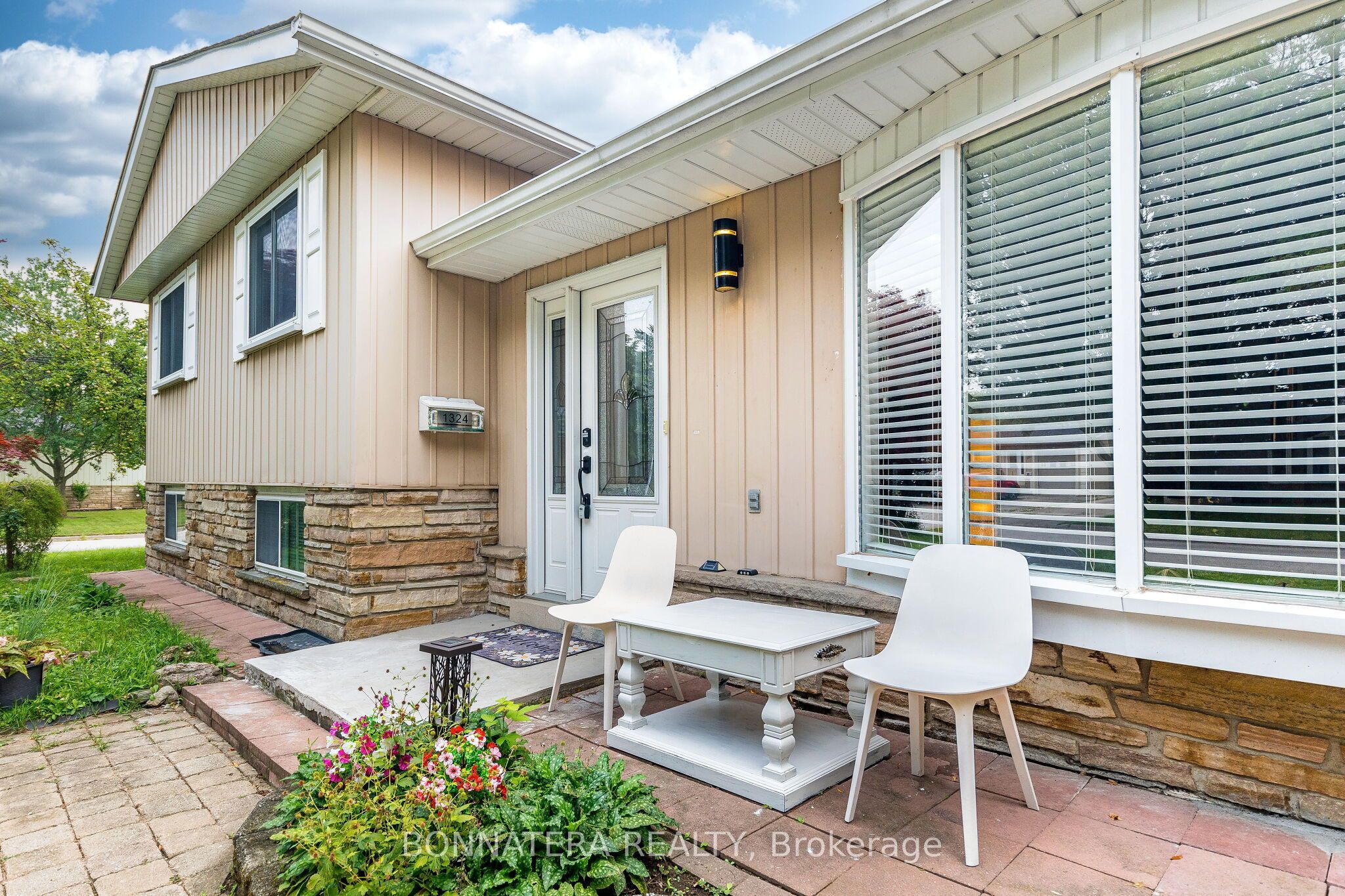 1324 Aldridge Crescent Property Photo 1