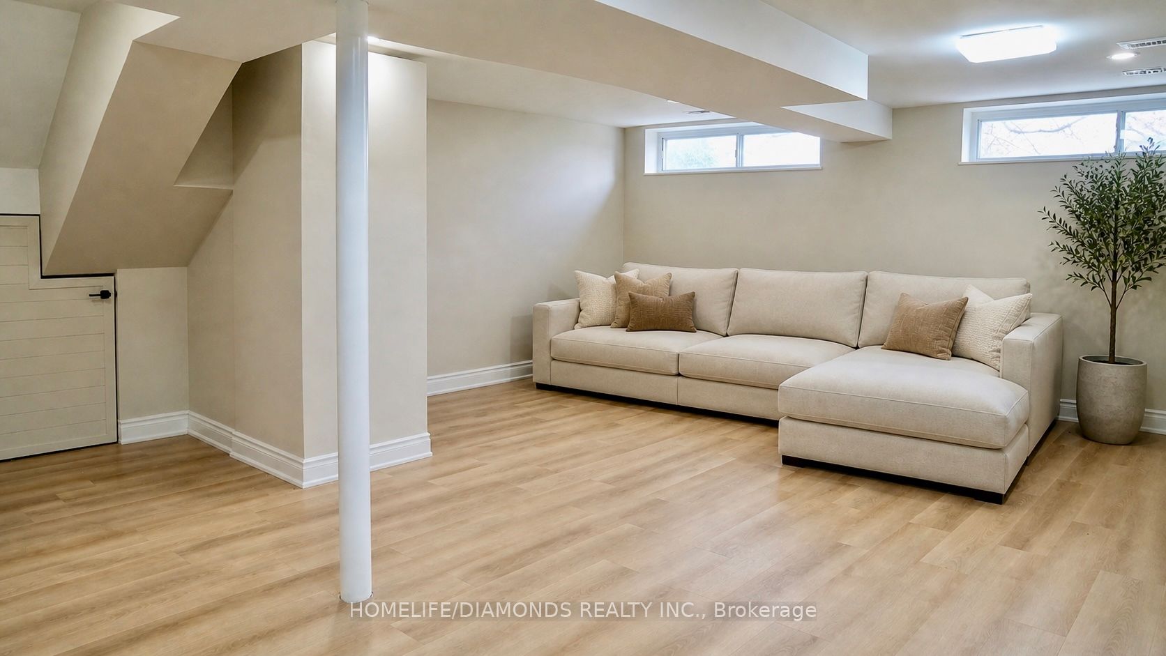 15 Athlone Avenue Property Photo 11