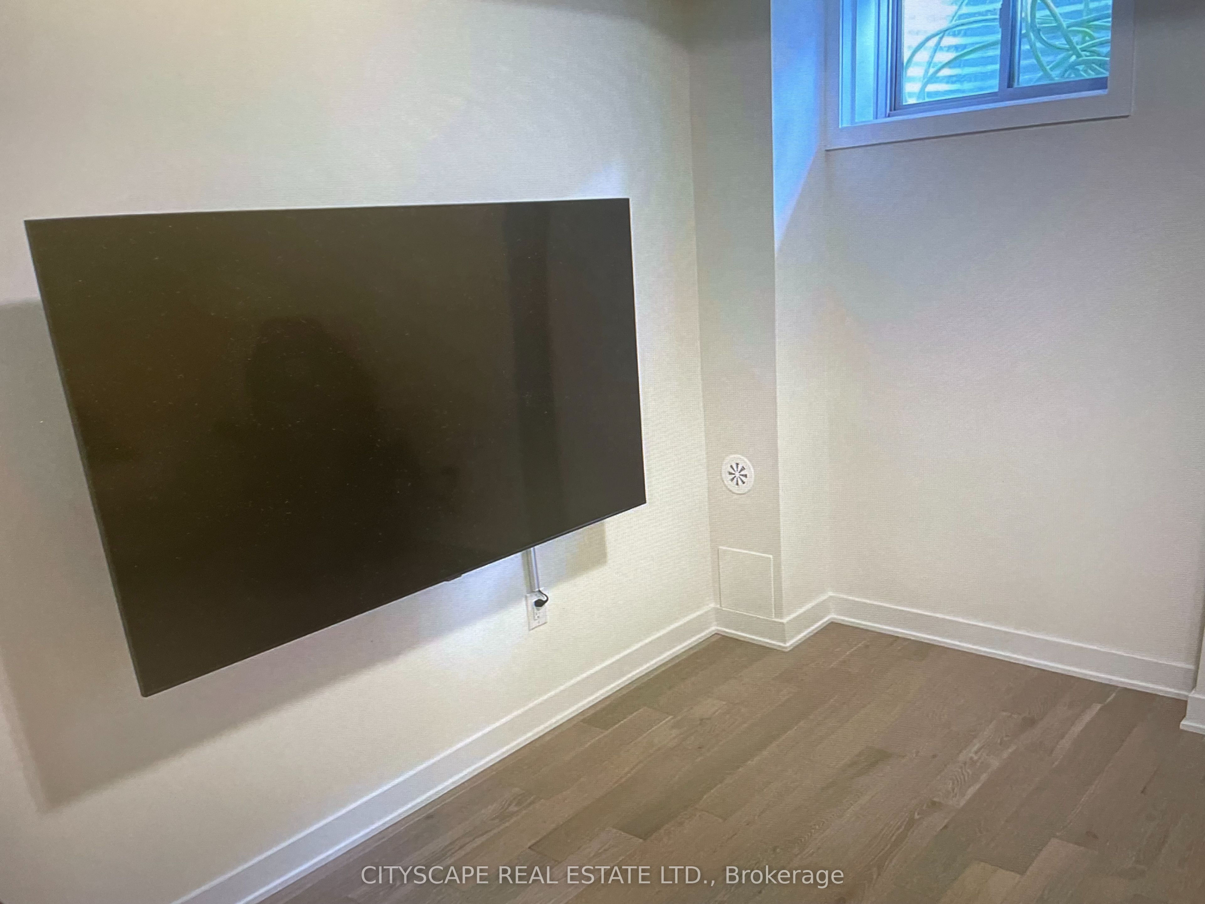 83 William Duncan Road Property Photo 19