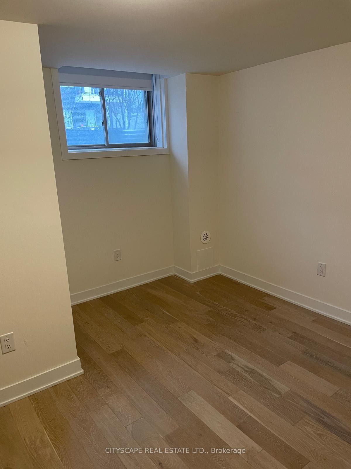 83 William Duncan Road Property Photo 32