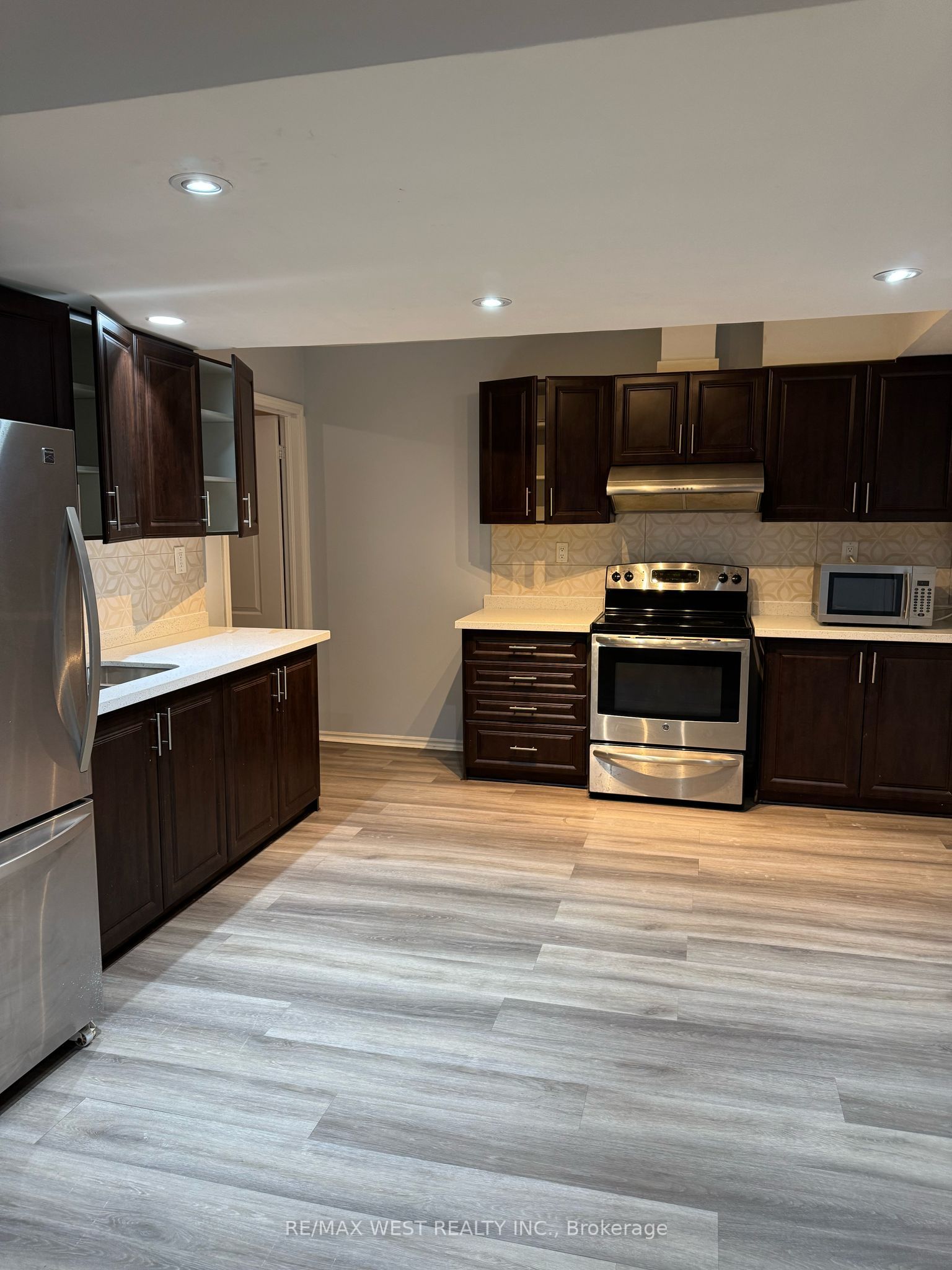 7225 Dime Crescent Bsmt Property Photo 10