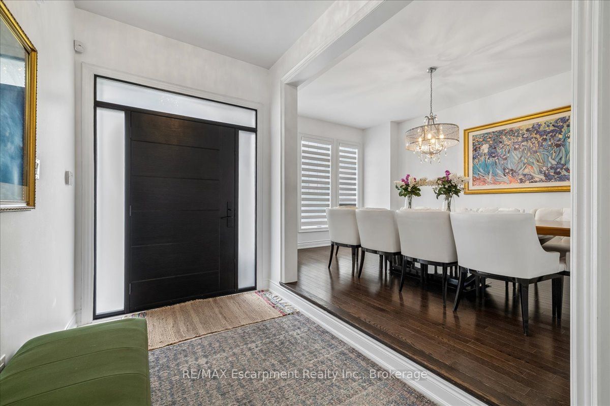 2400 Spring Meadow Way Property Photo 3