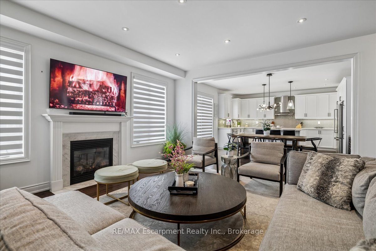 2400 Spring Meadow Way Property Photo 13