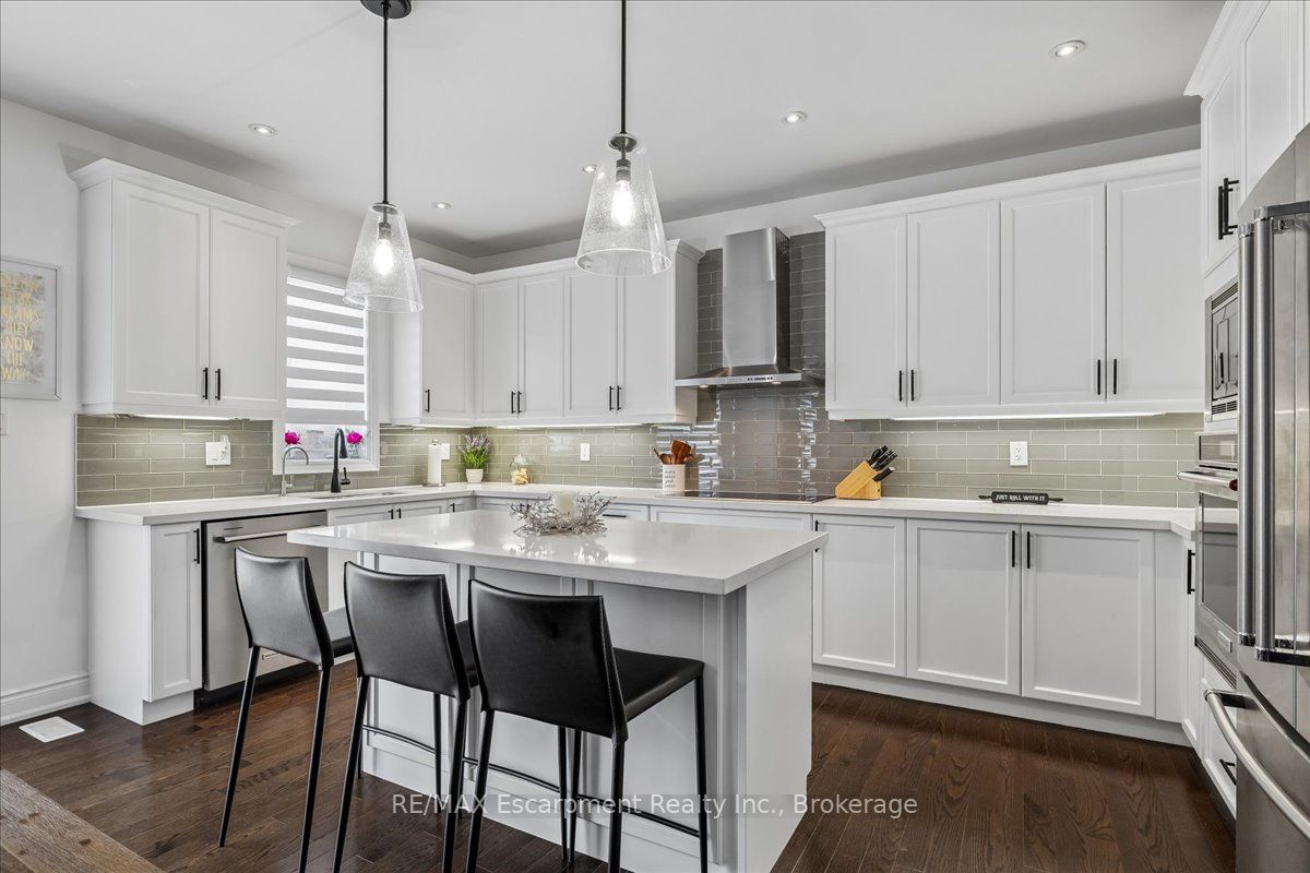 2400 Spring Meadow Way Property Photo 17