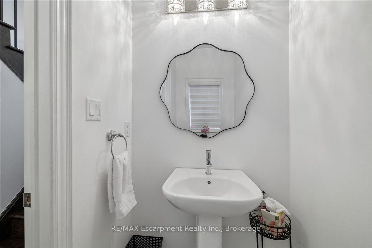2400 Spring Meadow Way Property Photo 22