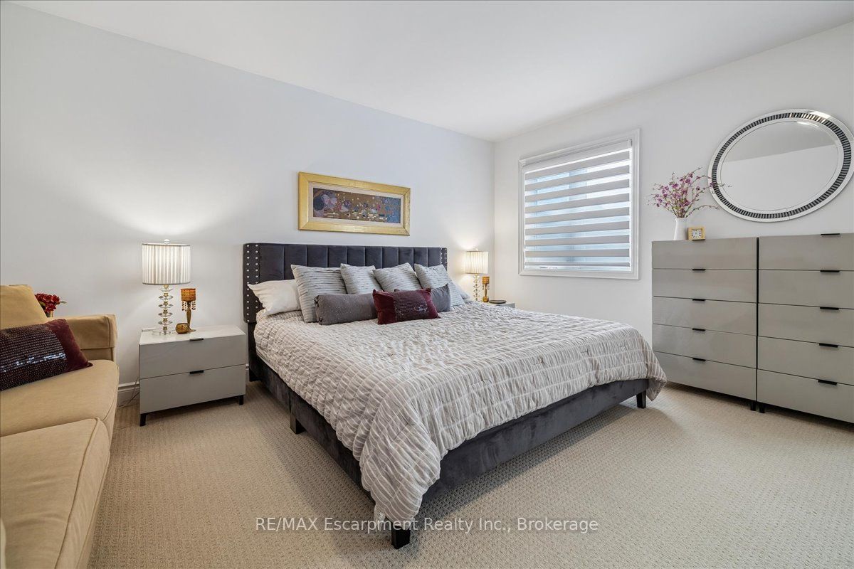 2400 Spring Meadow Way Property Photo 26