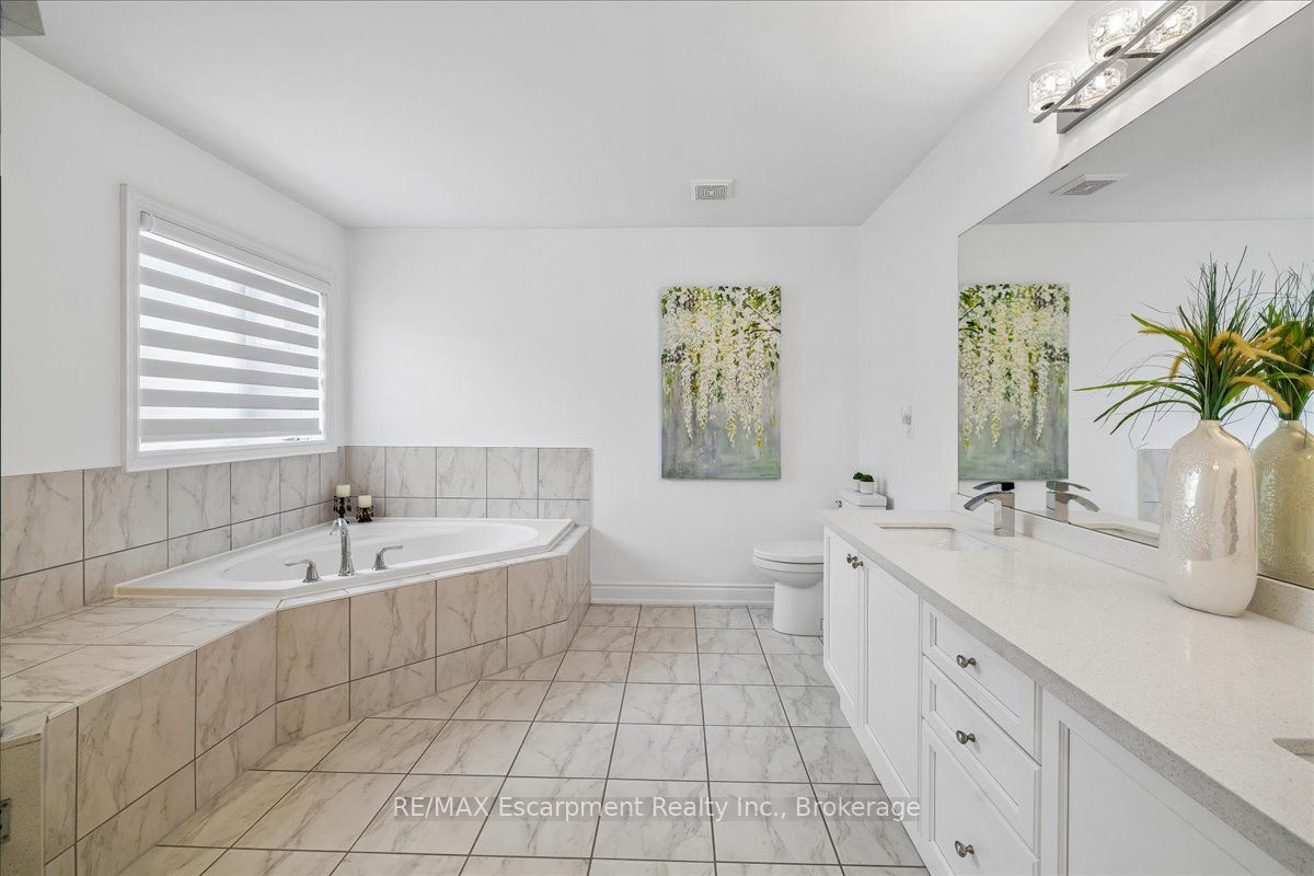 2400 Spring Meadow Way Property Photo 28