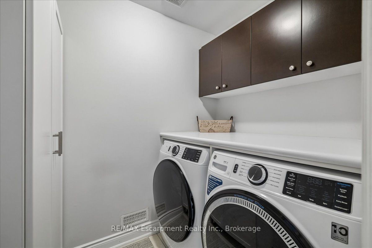 2400 Spring Meadow Way Property Photo 39