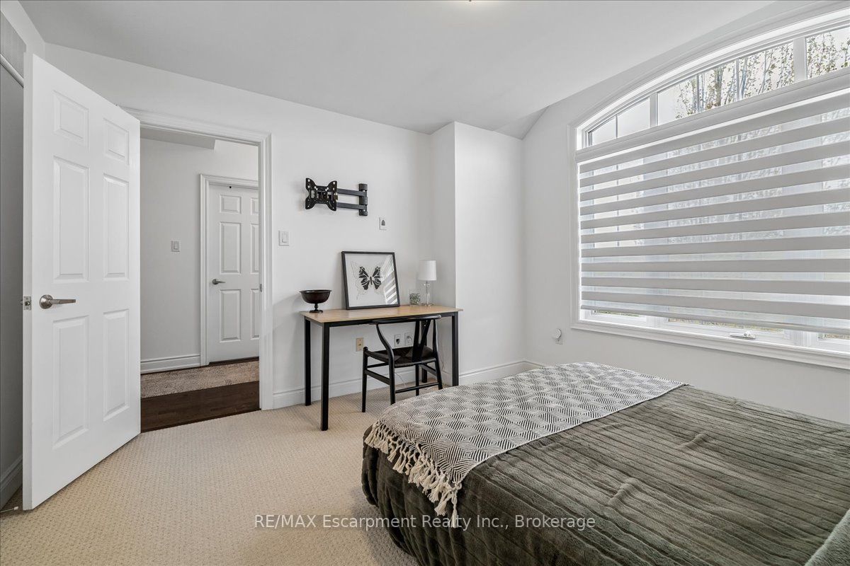 2400 Spring Meadow Way Property Photo 41