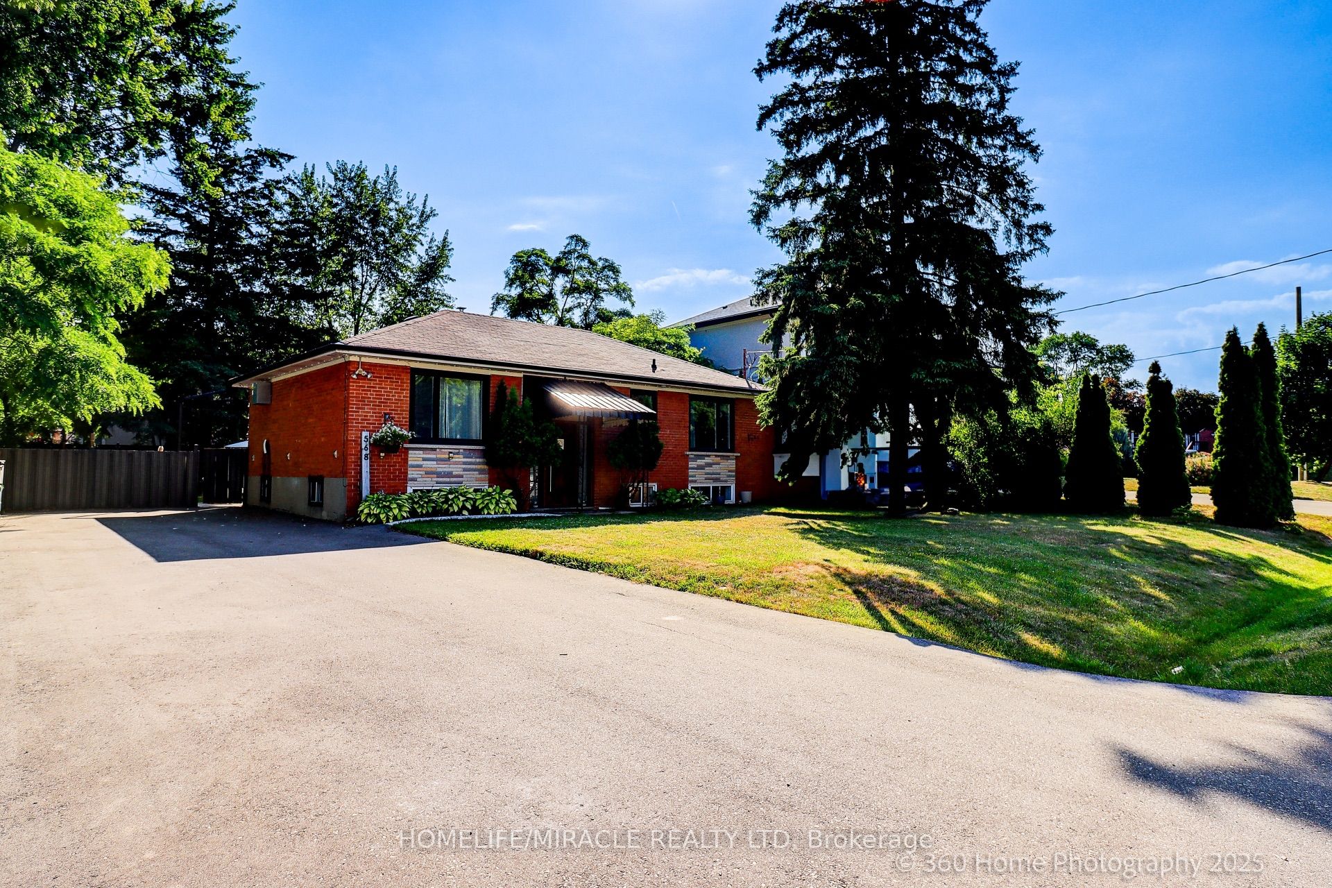 568 Weir Avenue Property Photo 2