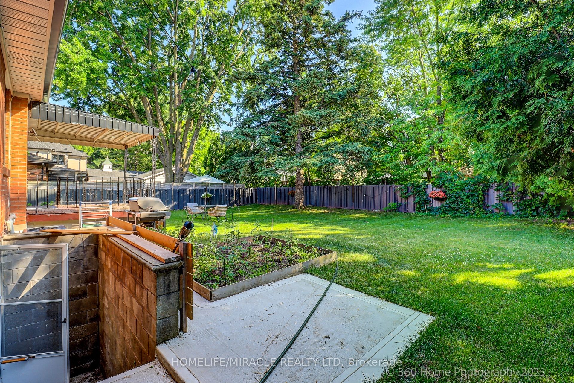 568 Weir Avenue Property Photo 22