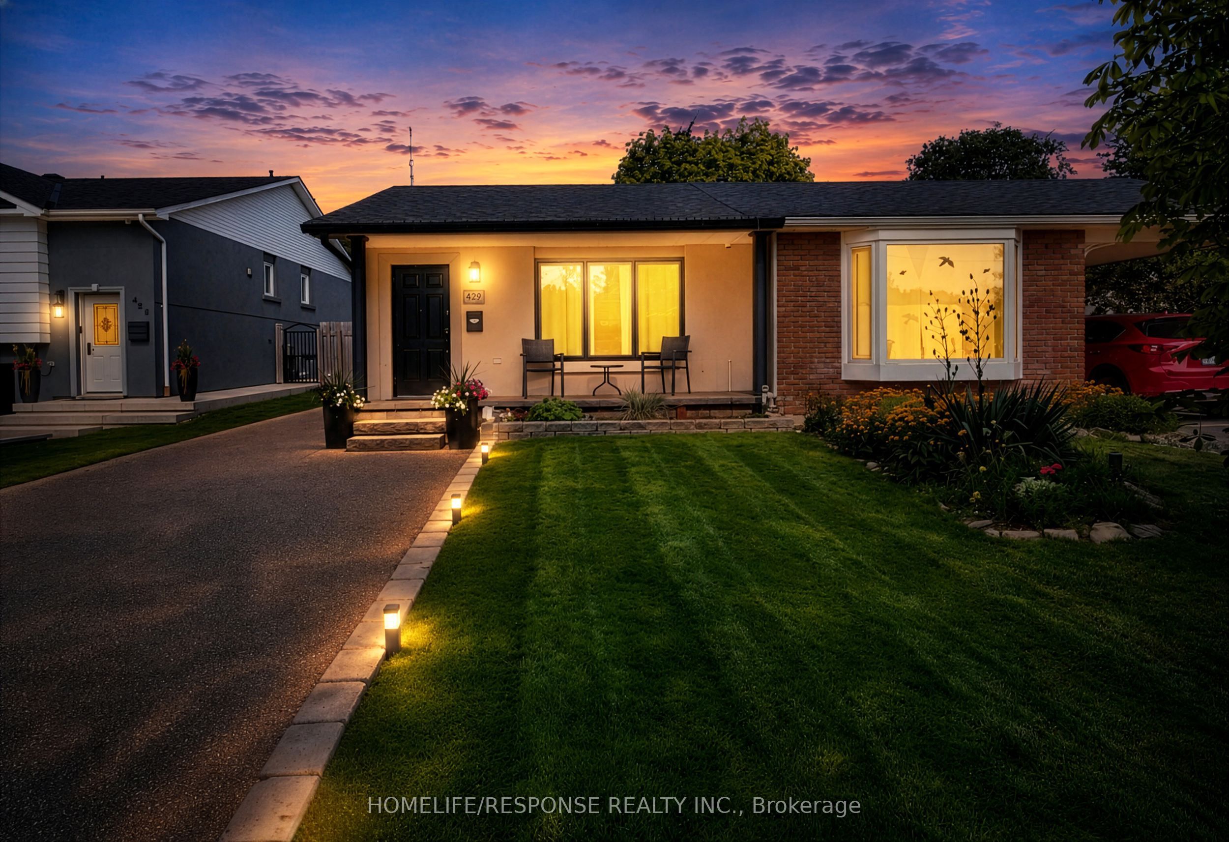 429 Daralea Heights Property Photo 2