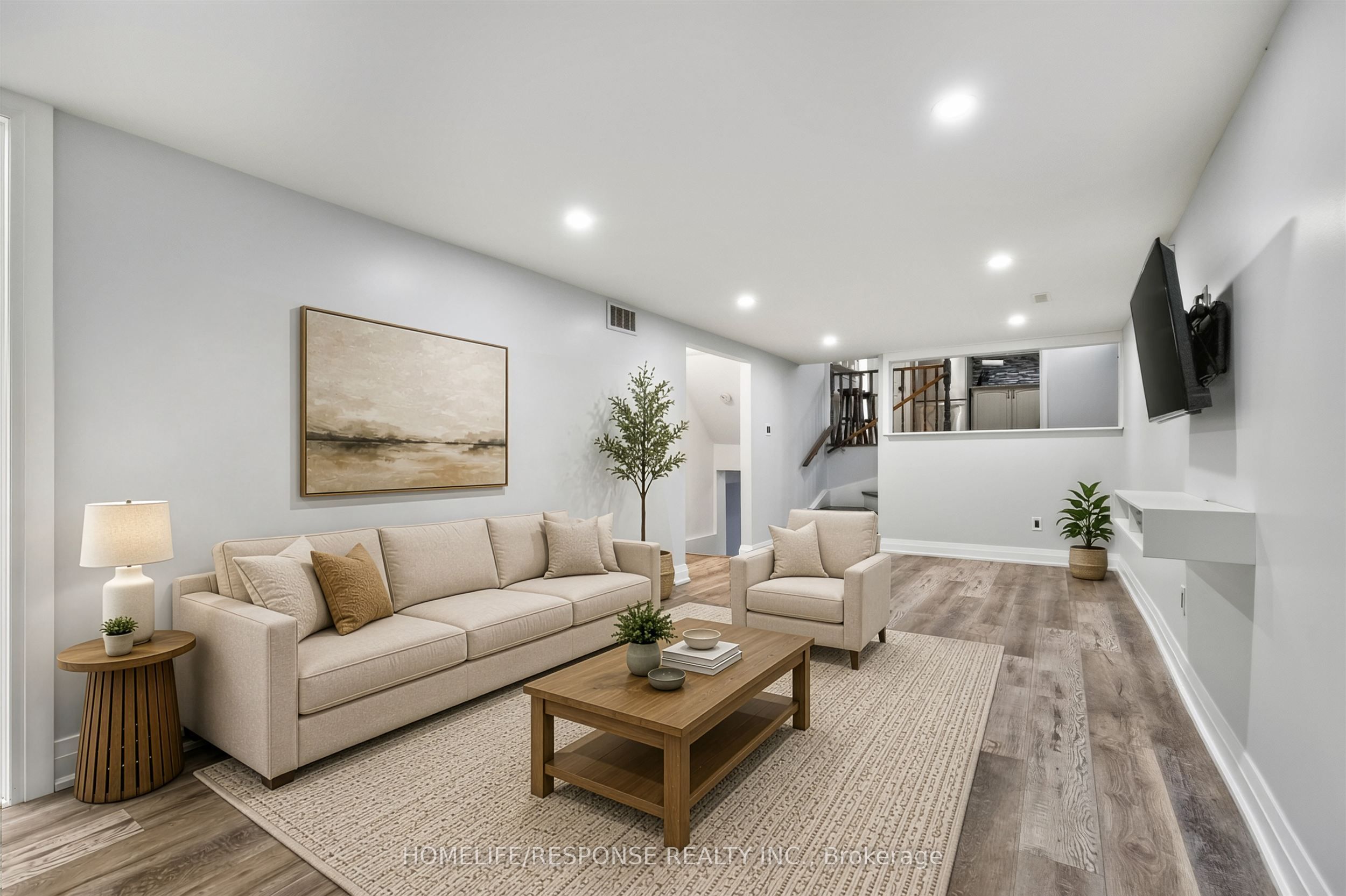 429 Daralea Heights Property Photo 11