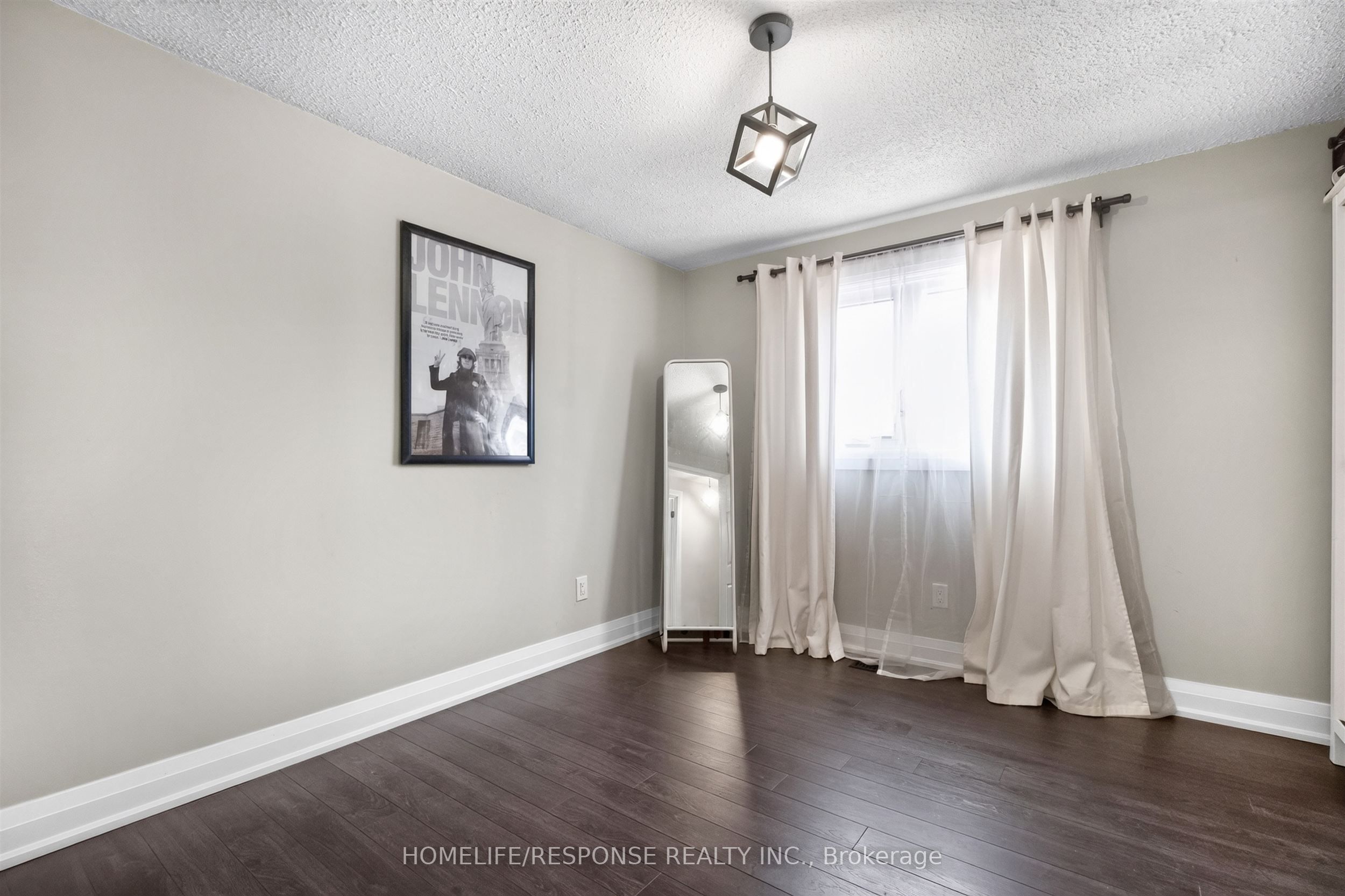 429 Daralea Heights Property Photo 19