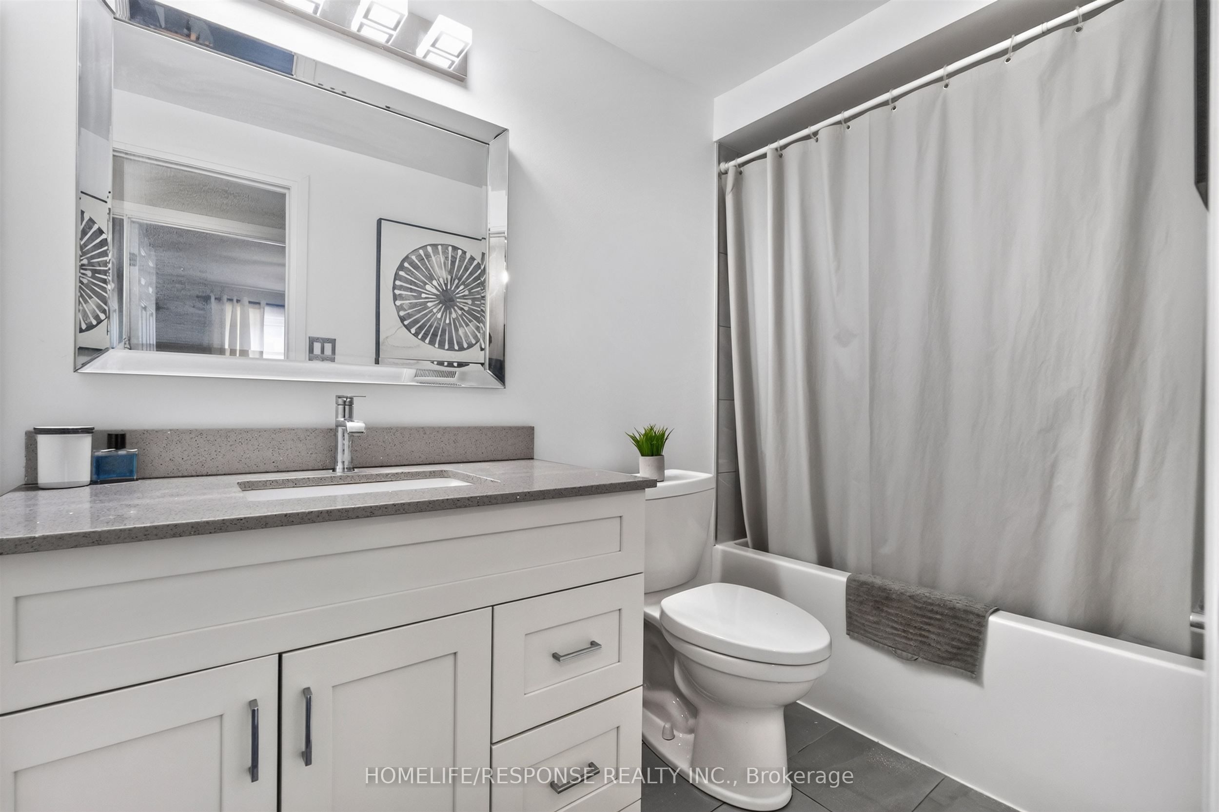 429 Daralea Heights Property Photo 21