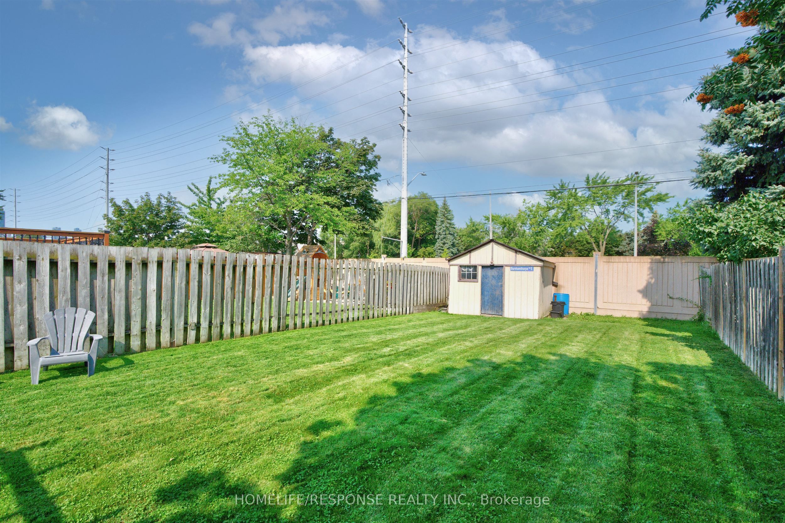 429 Daralea Heights Property Photo 27