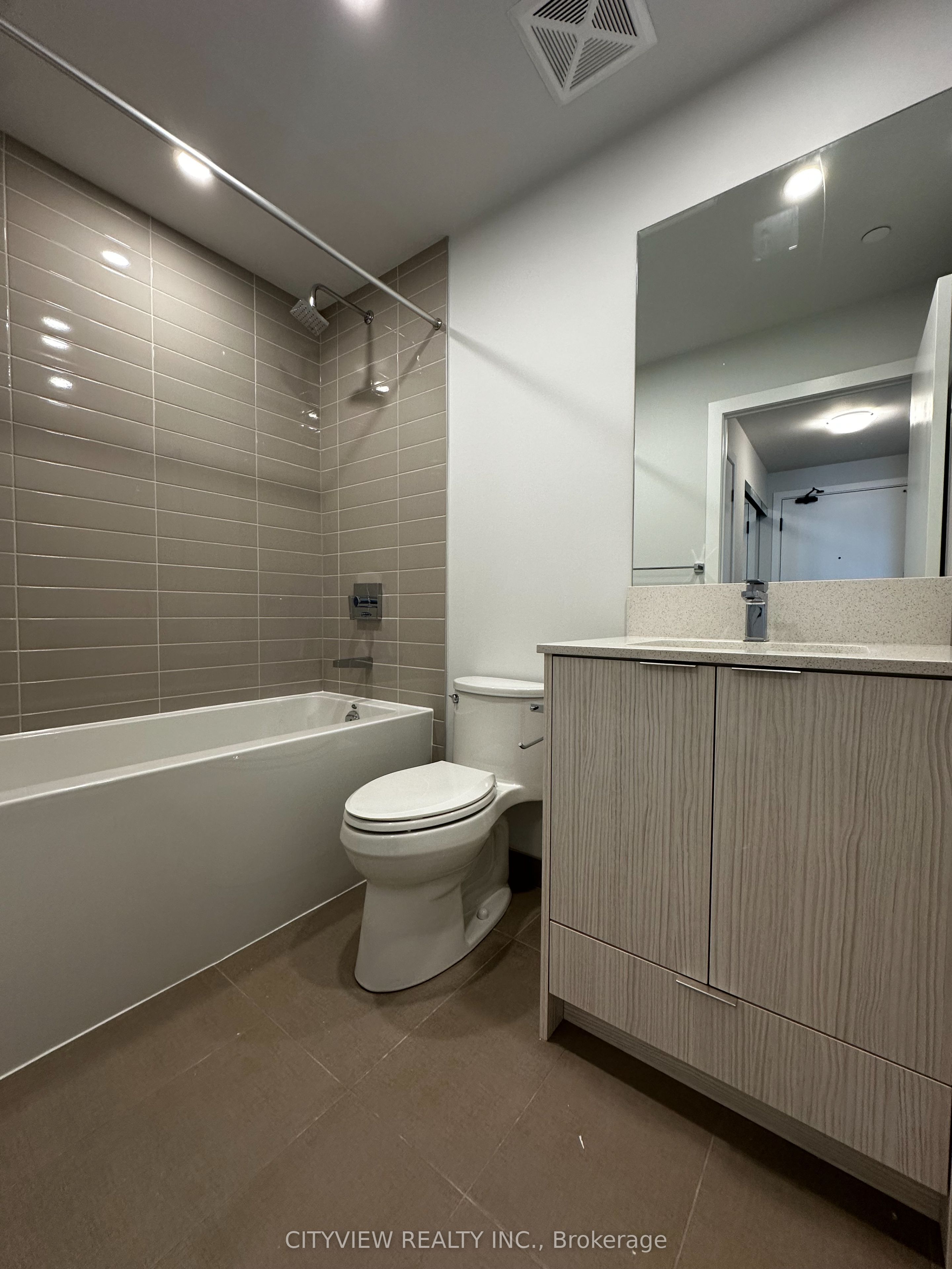430 Square One Drive 4909 Property Photo 8