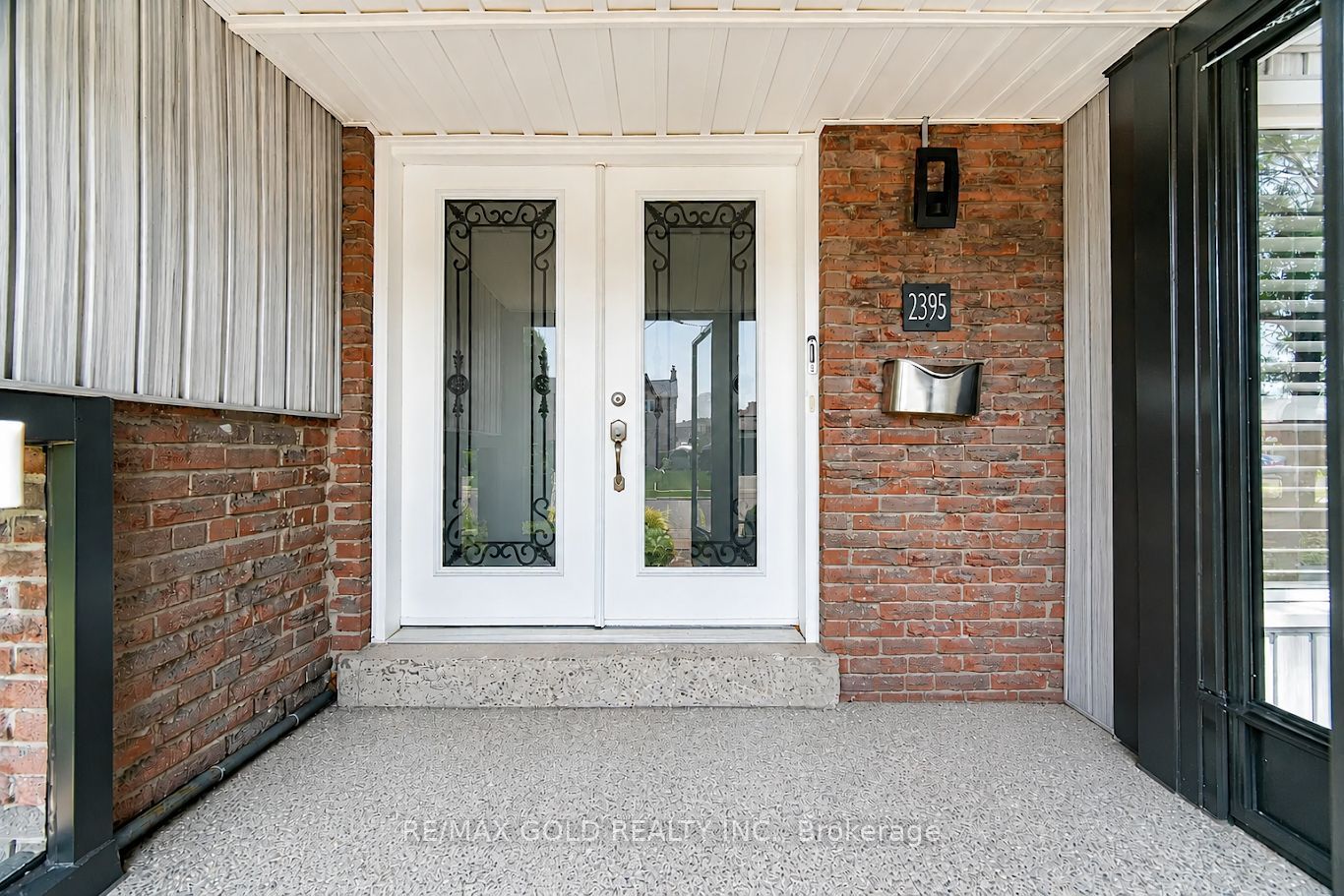 2395 Stillmeadow Road Property Photo 4