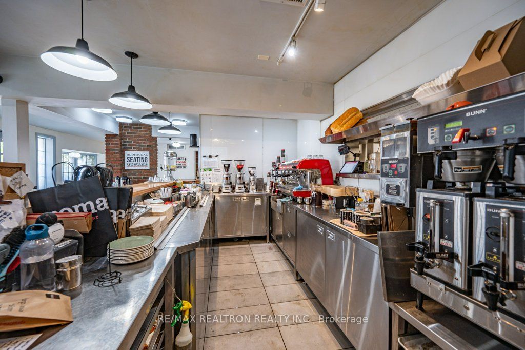 321 Lakeshore Road E Property Photo 14