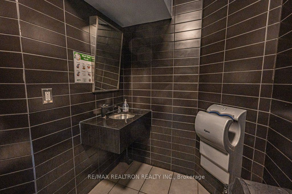 321 Lakeshore Road E Property Photo 21