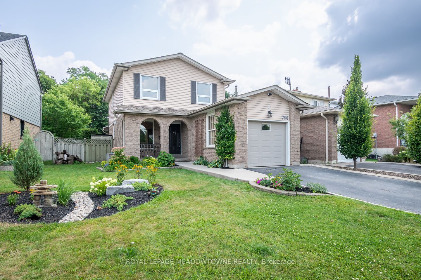 784 Laurier Avenue Property Photo 1