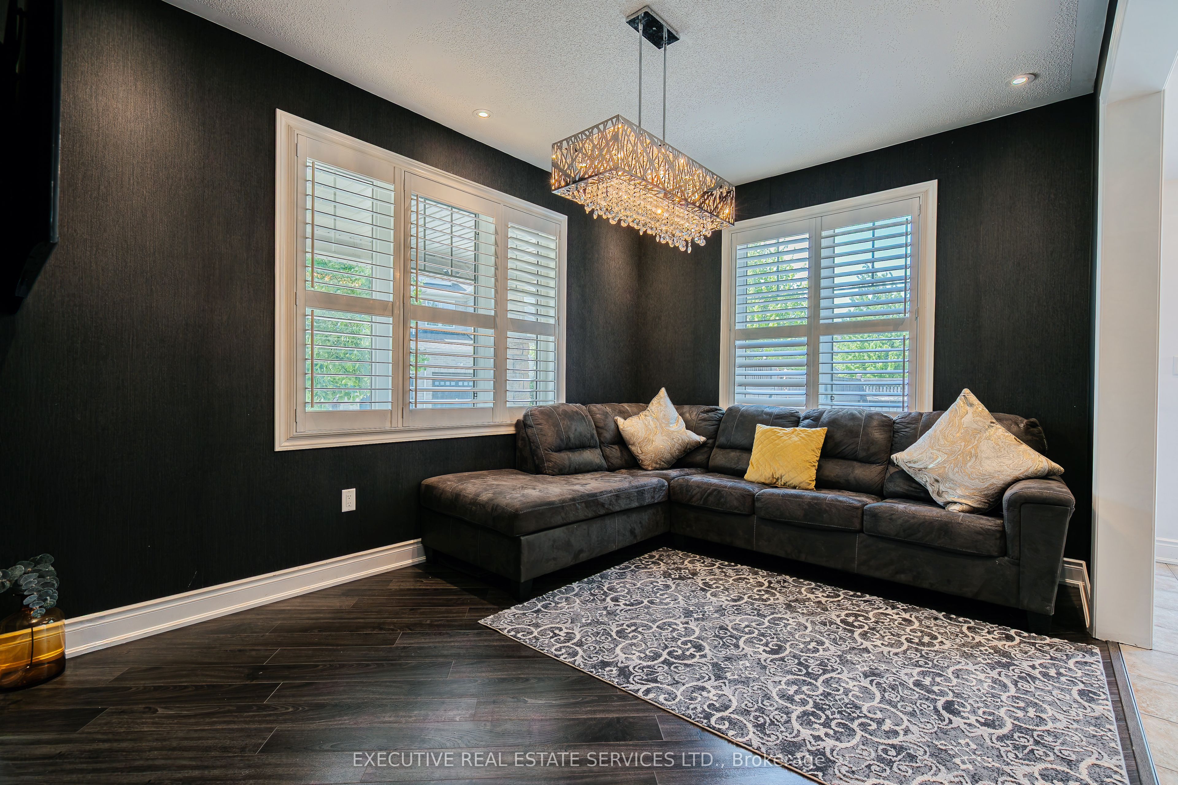 2 Nectarlane Avenue Property Photo 9