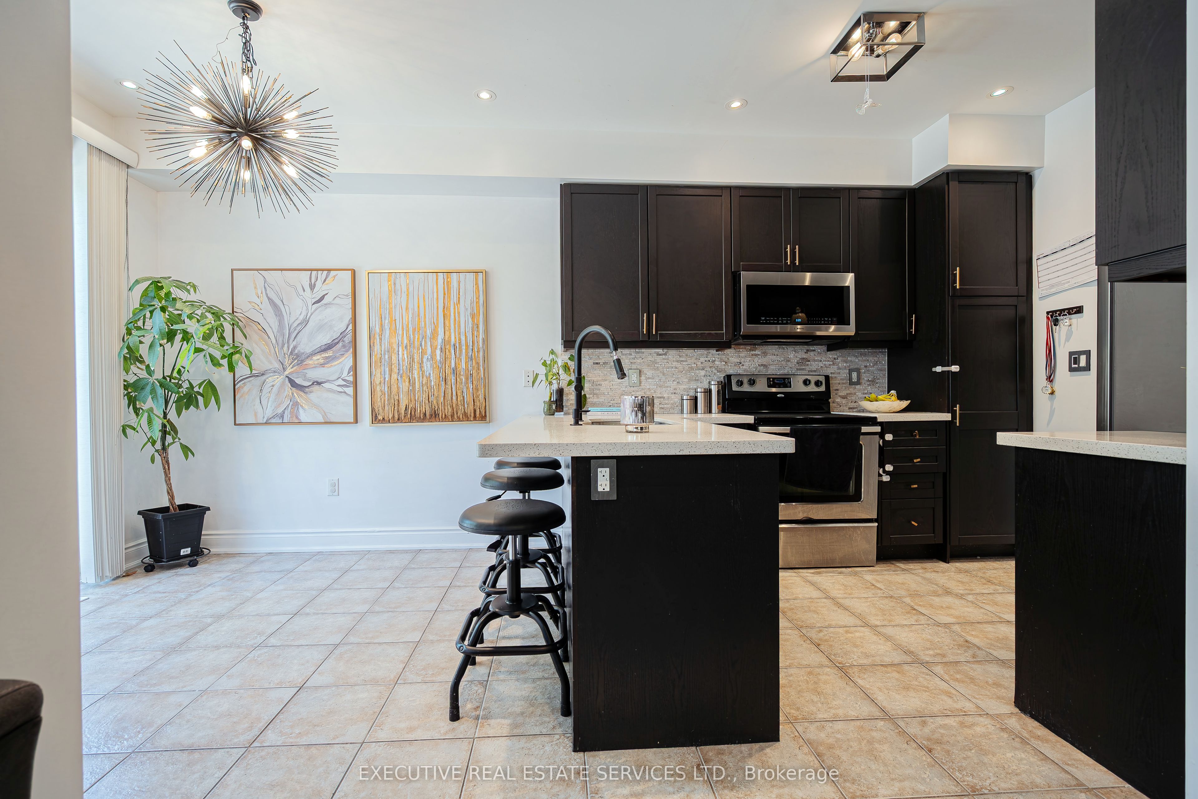 2 Nectarlane Avenue Property Photo 12