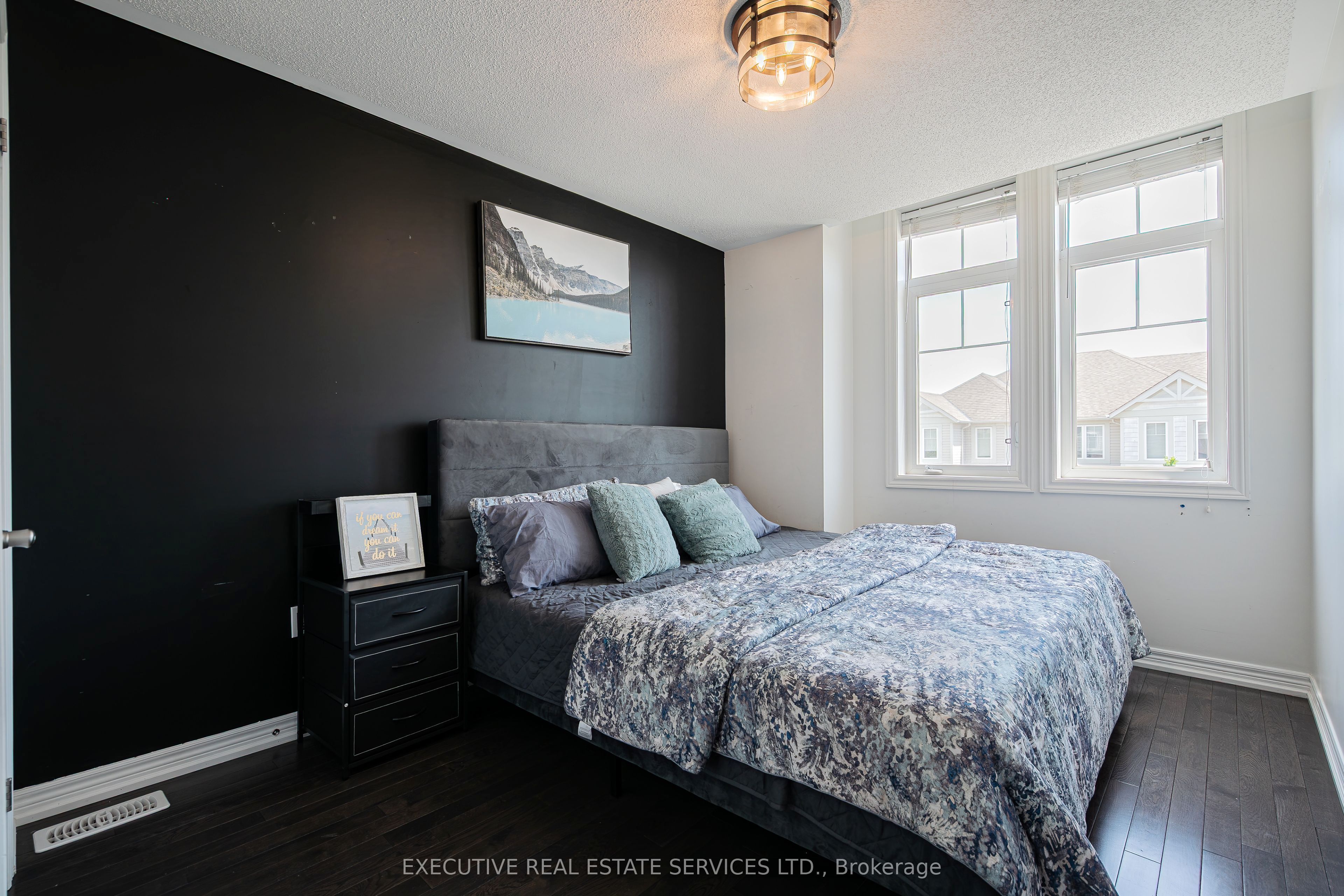2 Nectarlane Avenue Property Photo 23