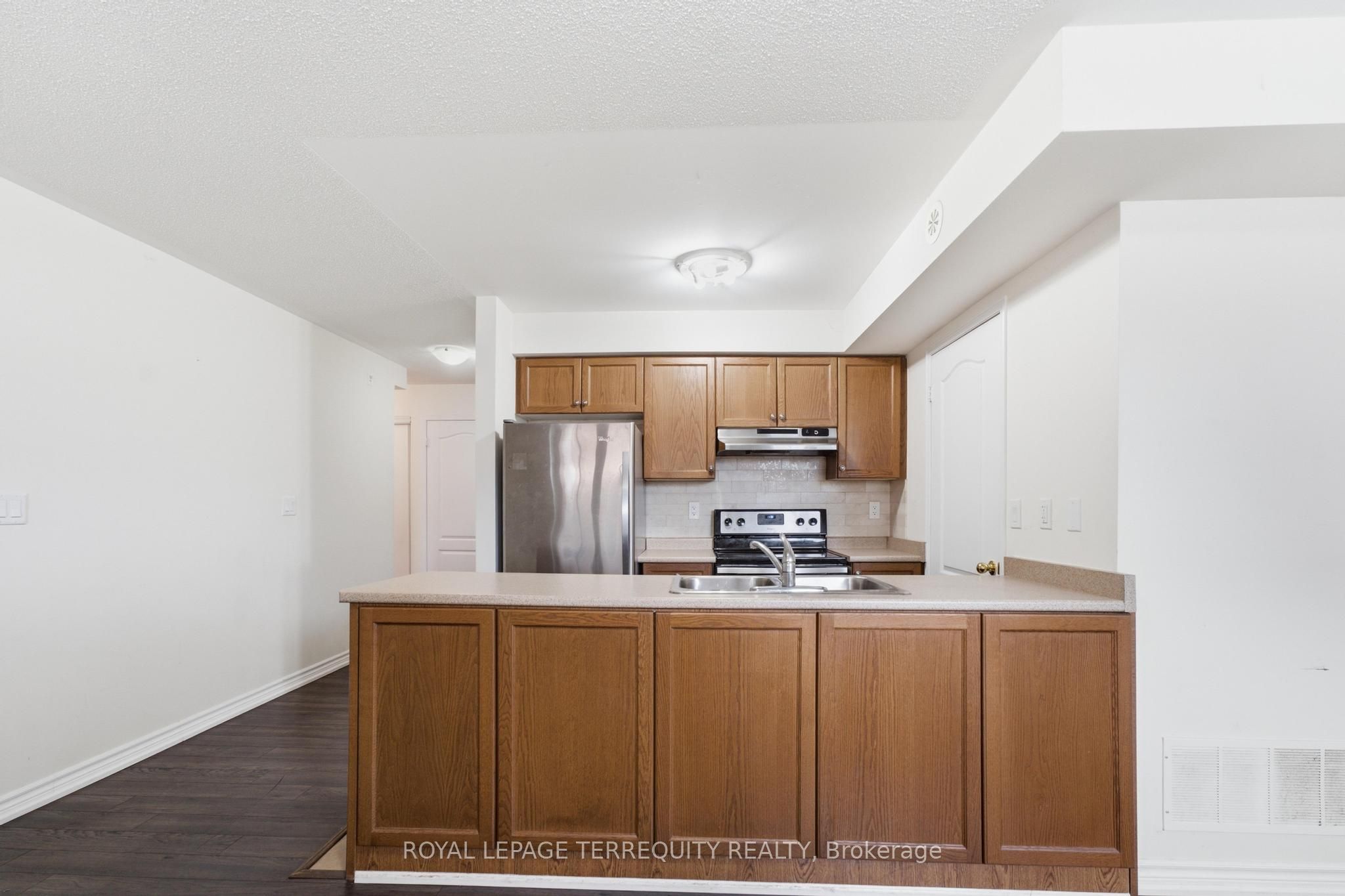 141 Isaac Devins Boulevard 3 Property Photo 9