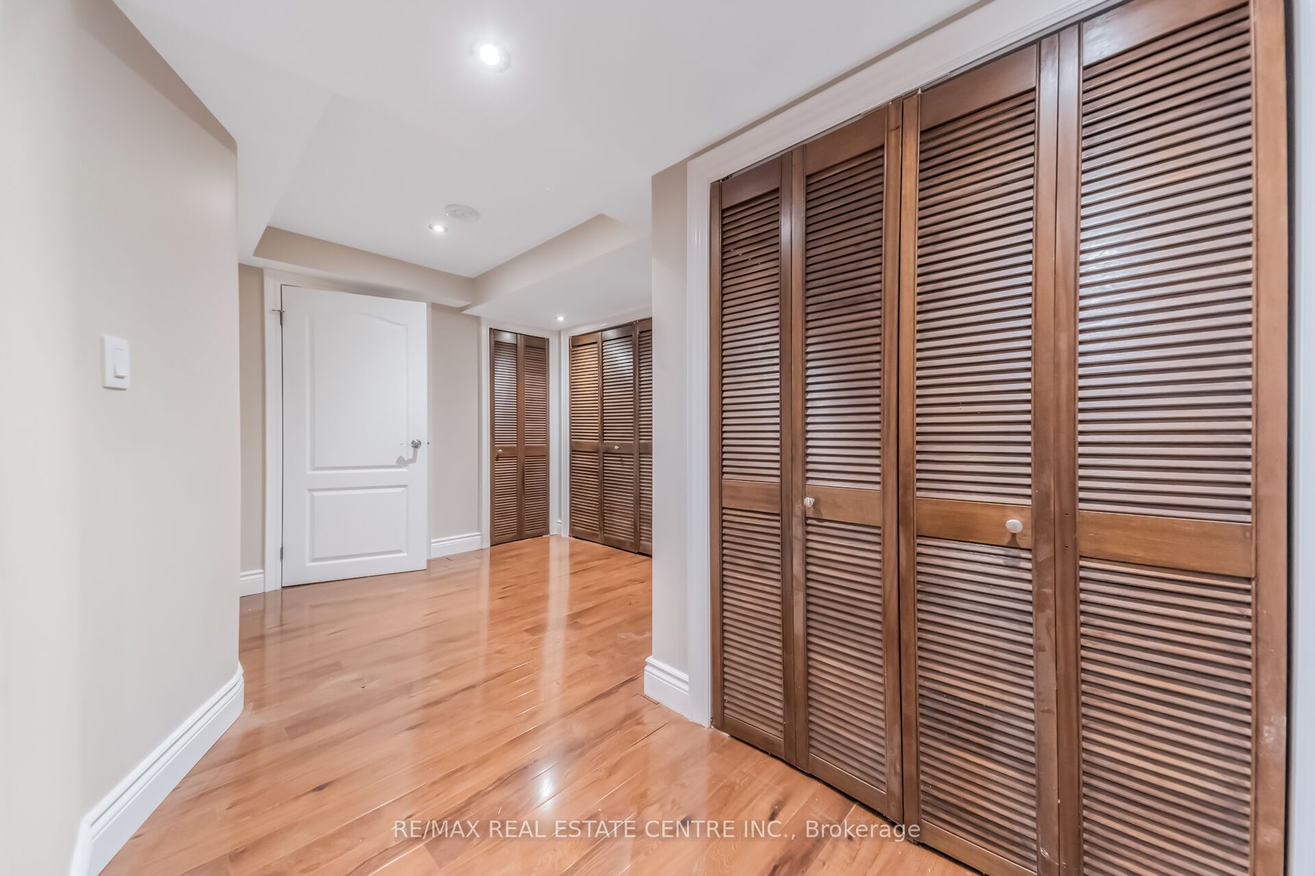 69 Crown Victoria Drive Property Photo 46