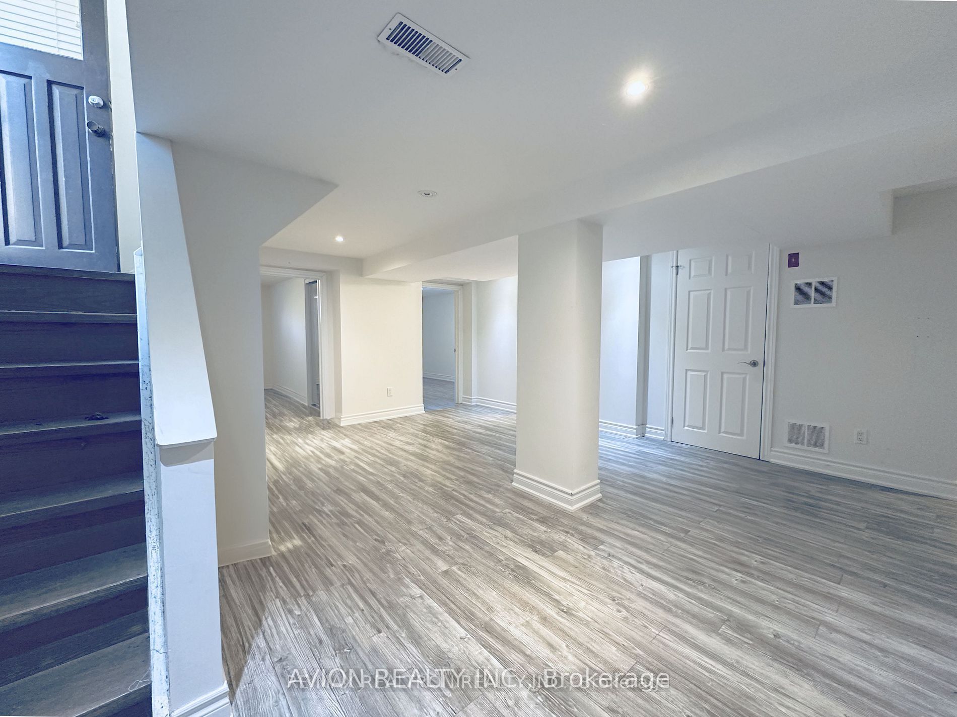 297 Thirtieth Street Bsmt Property Photo 3