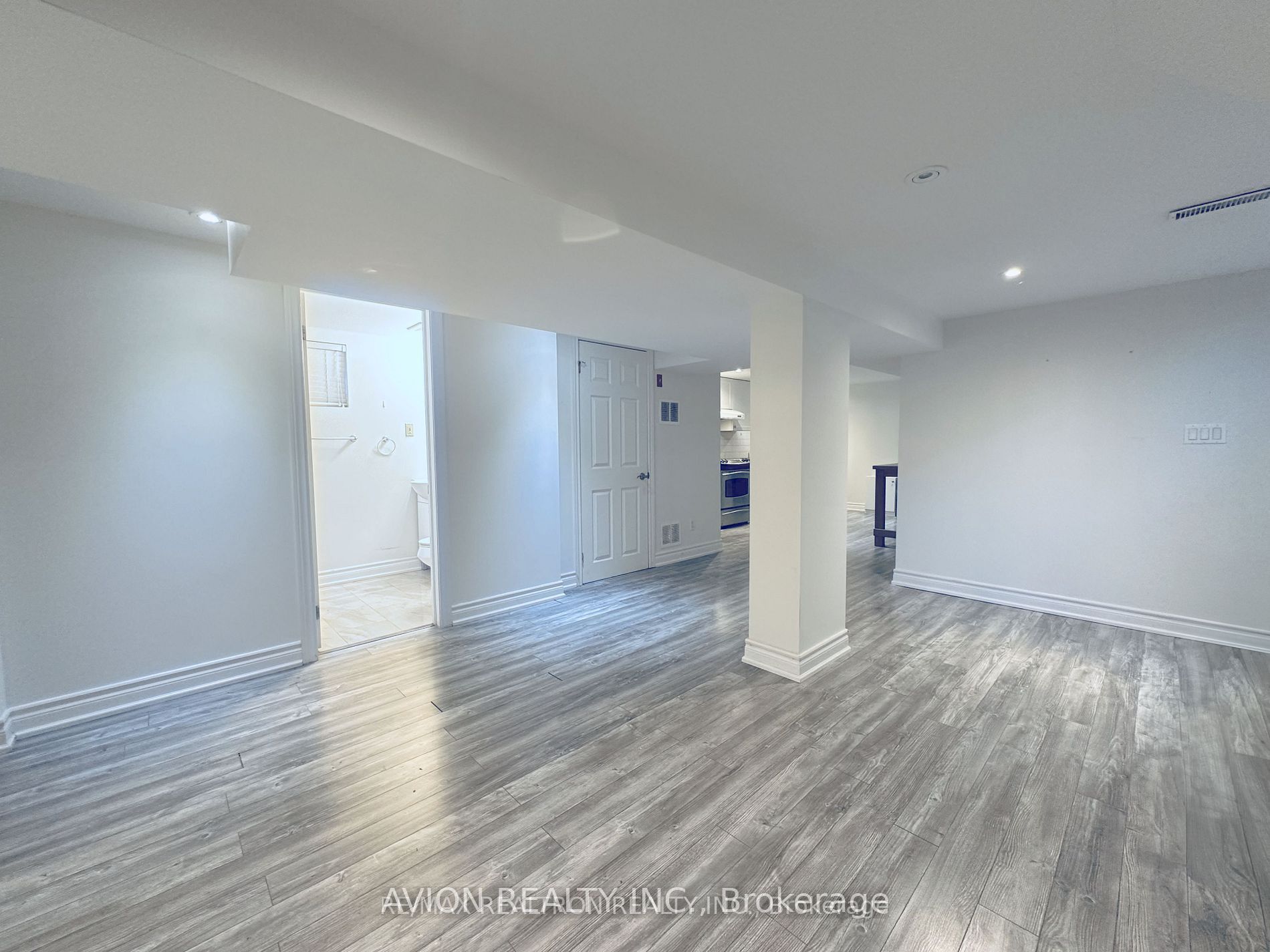 297 Thirtieth Street Bsmt Property Photo 5