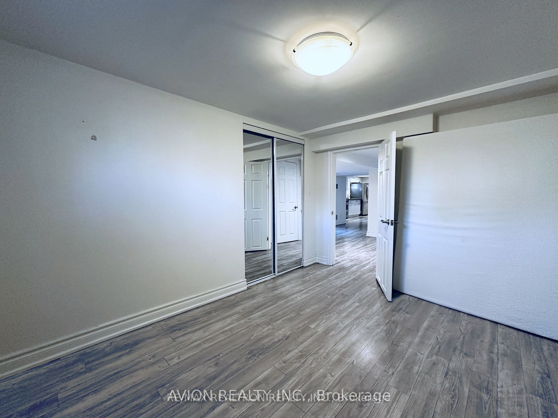 297 Thirtieth Street Bsmt Property Photo 7