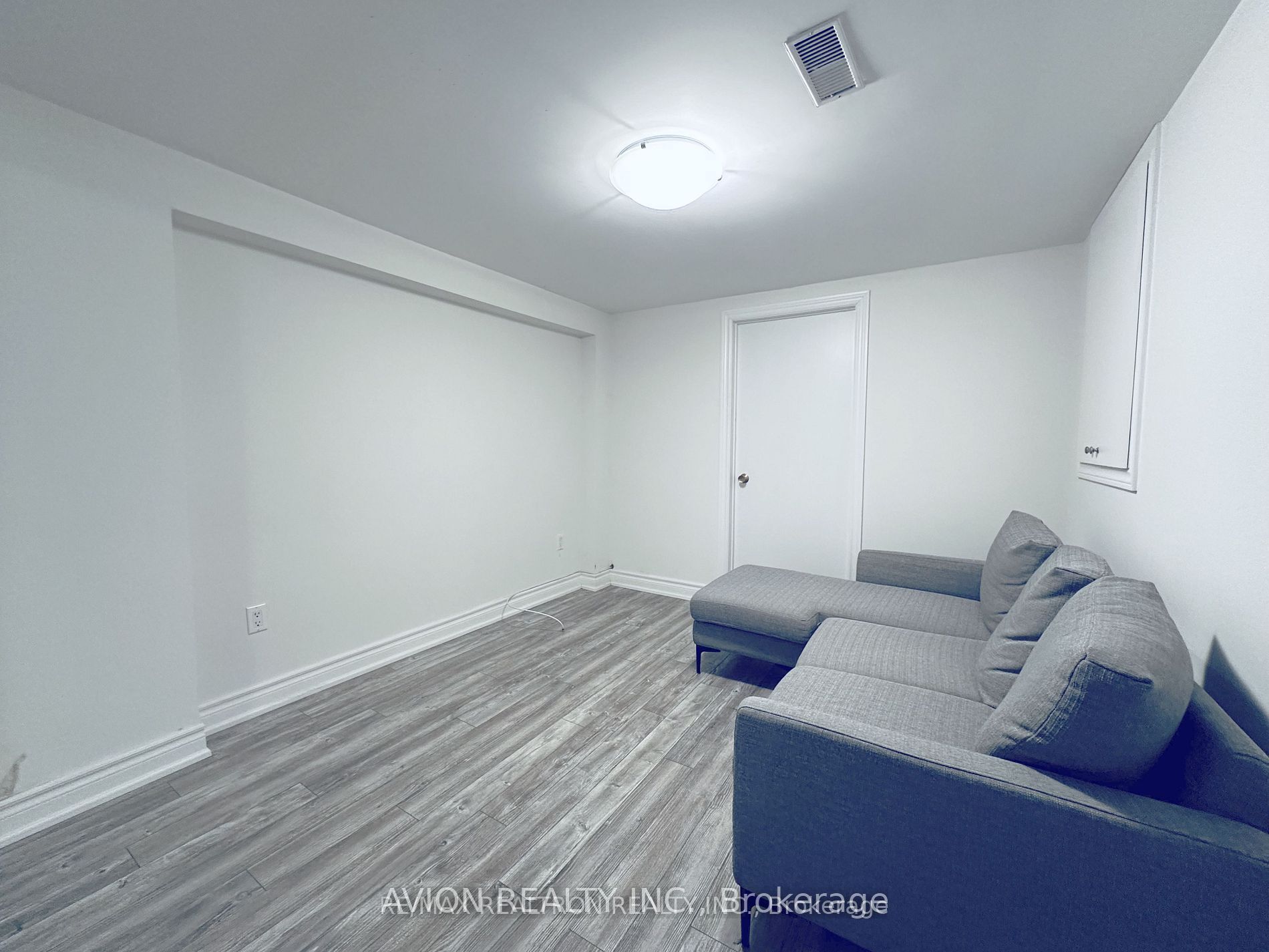 297 Thirtieth Street Bsmt Property Photo 9