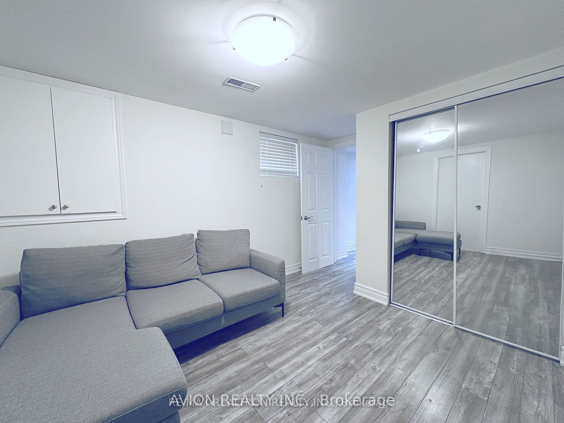 297 Thirtieth Street Bsmt Property Photo 10