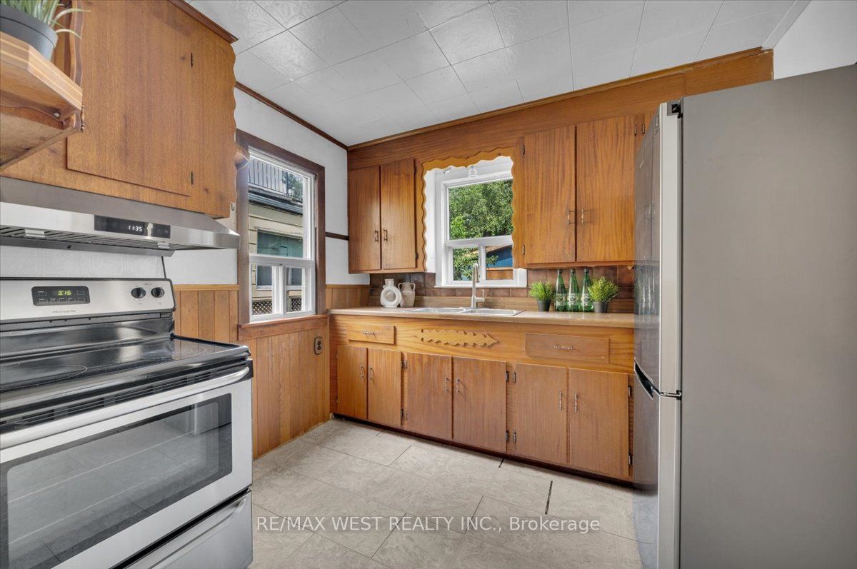73 Seventeenth Street Property Photo 9