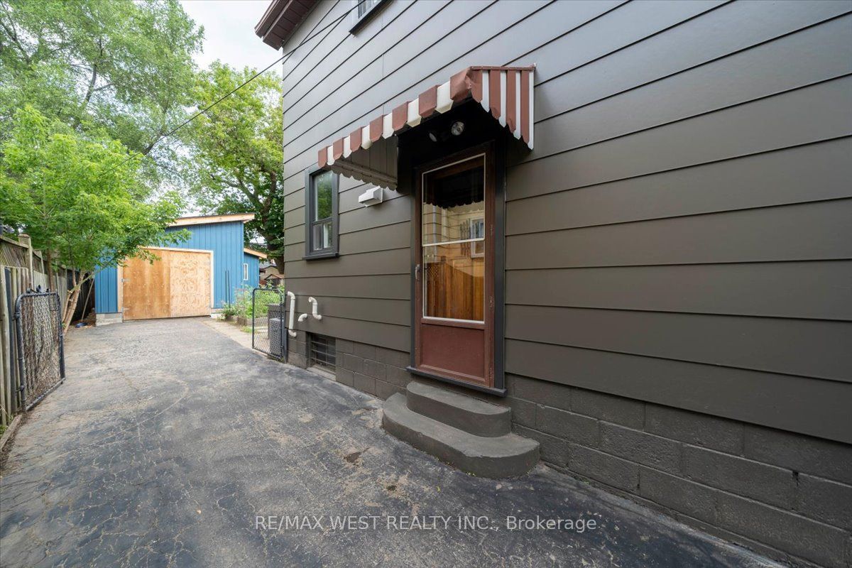 73 Seventeenth Street Property Photo 23