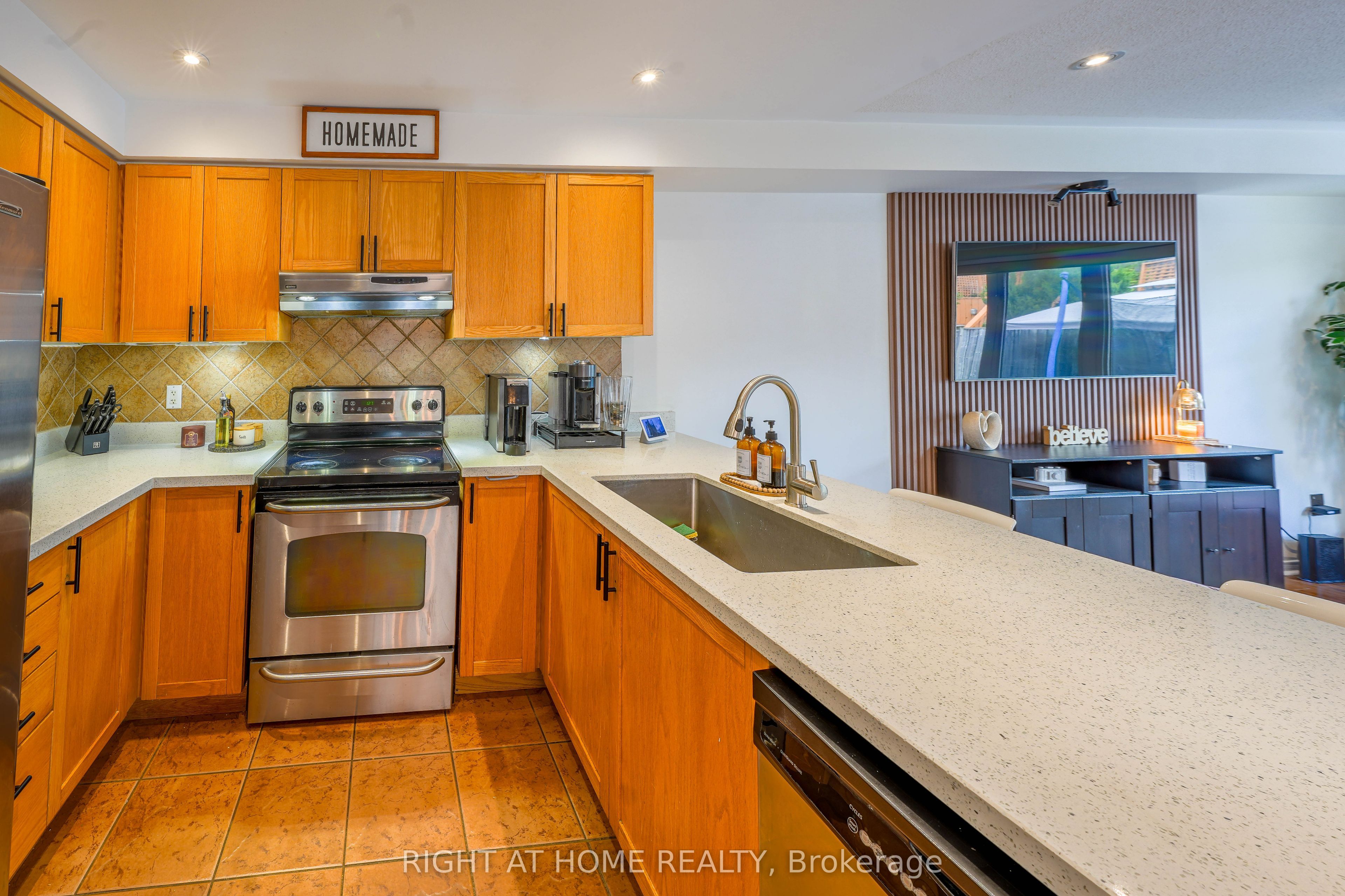 3881 Partition Road Property Photo 19